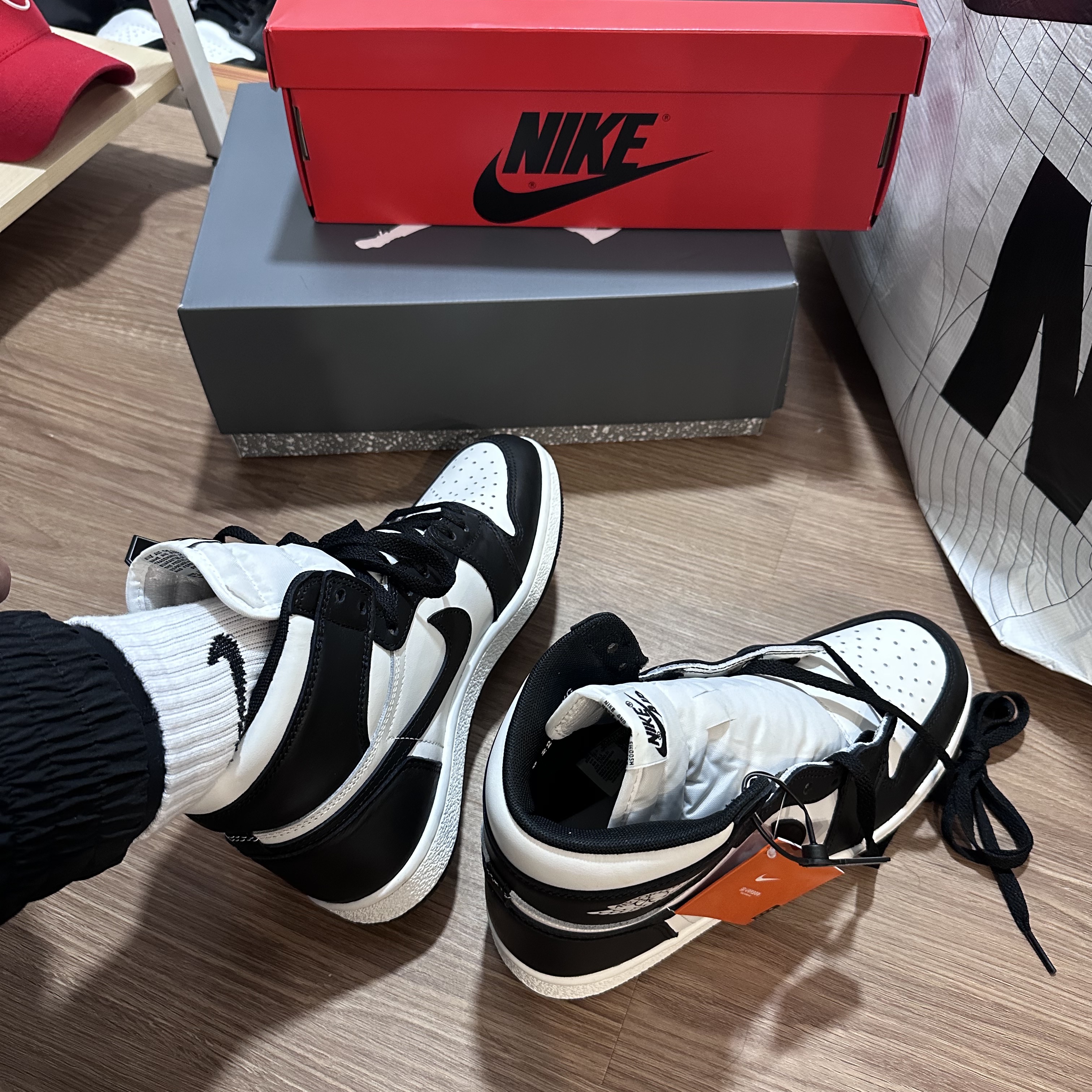 Jordan 1 High 85 Black White 착용 스타일 - 1