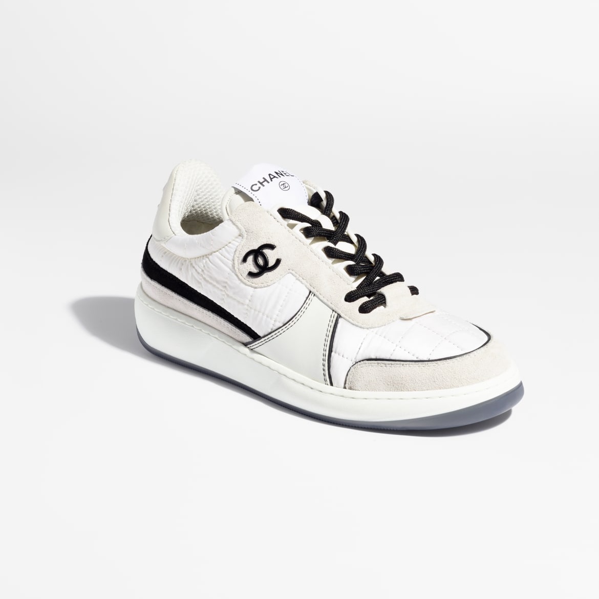 Chanel Sneakers Fabric Suede Calfskin & White Light Grey 착용 스타일 - 1