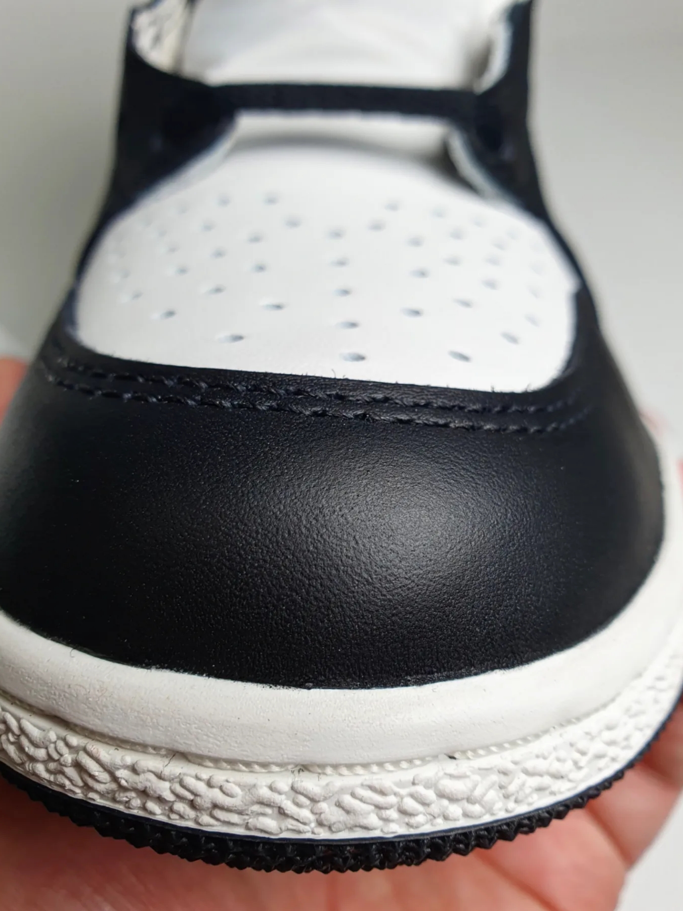 Jordan 1 High 85 Black White 착용 스타일 - 2