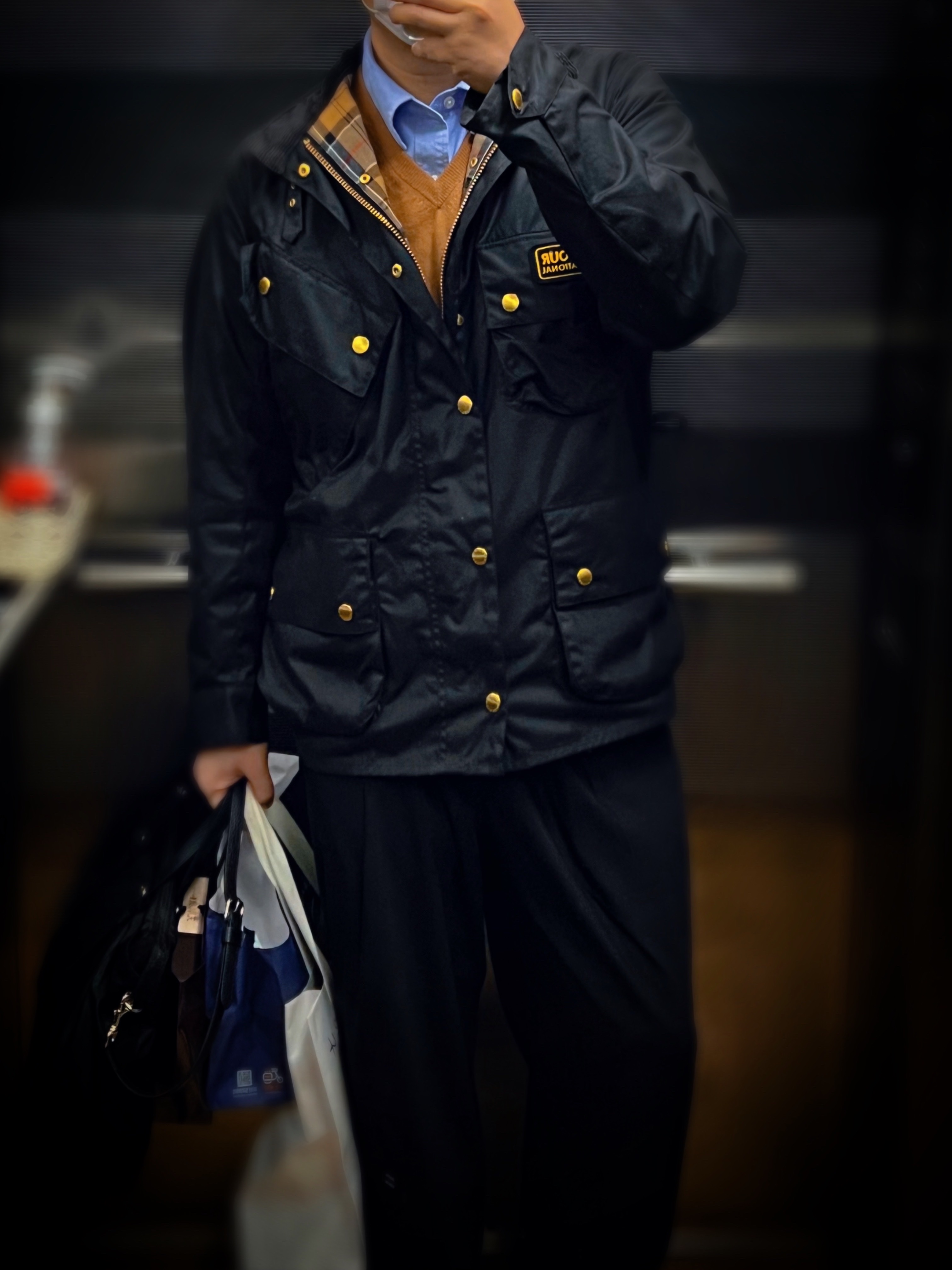 Barbour International Original Wax Jacket Black, BAPE x END. Bape Sta Low M1 Bowling Green Red 착용 스타일 - 1
