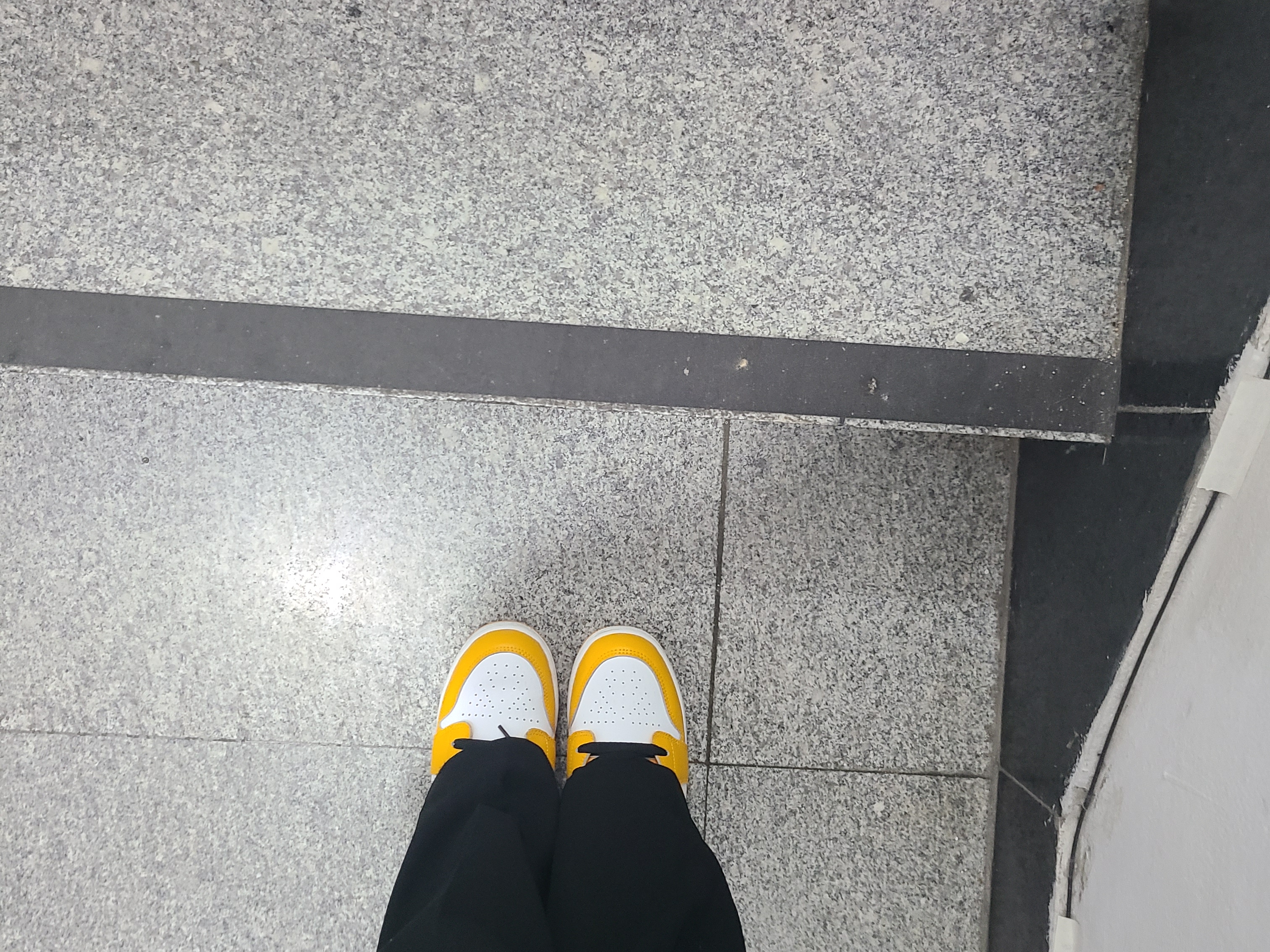 (GS) Jordan 1 Low Taxi 착용 스타일