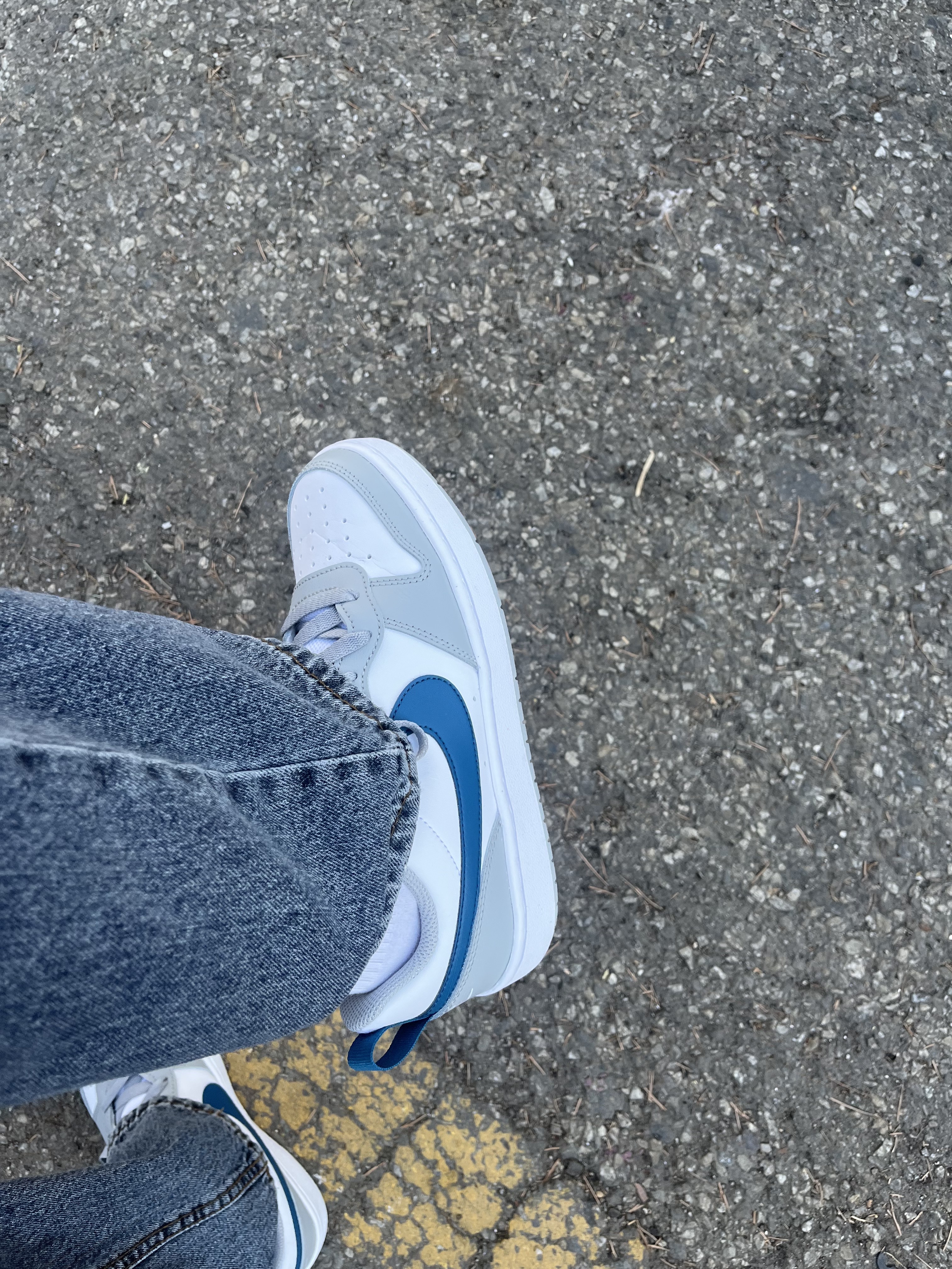 (GS) Nike Court Borough Low 2 Light Smoke Grey 착용 스타일 - 1