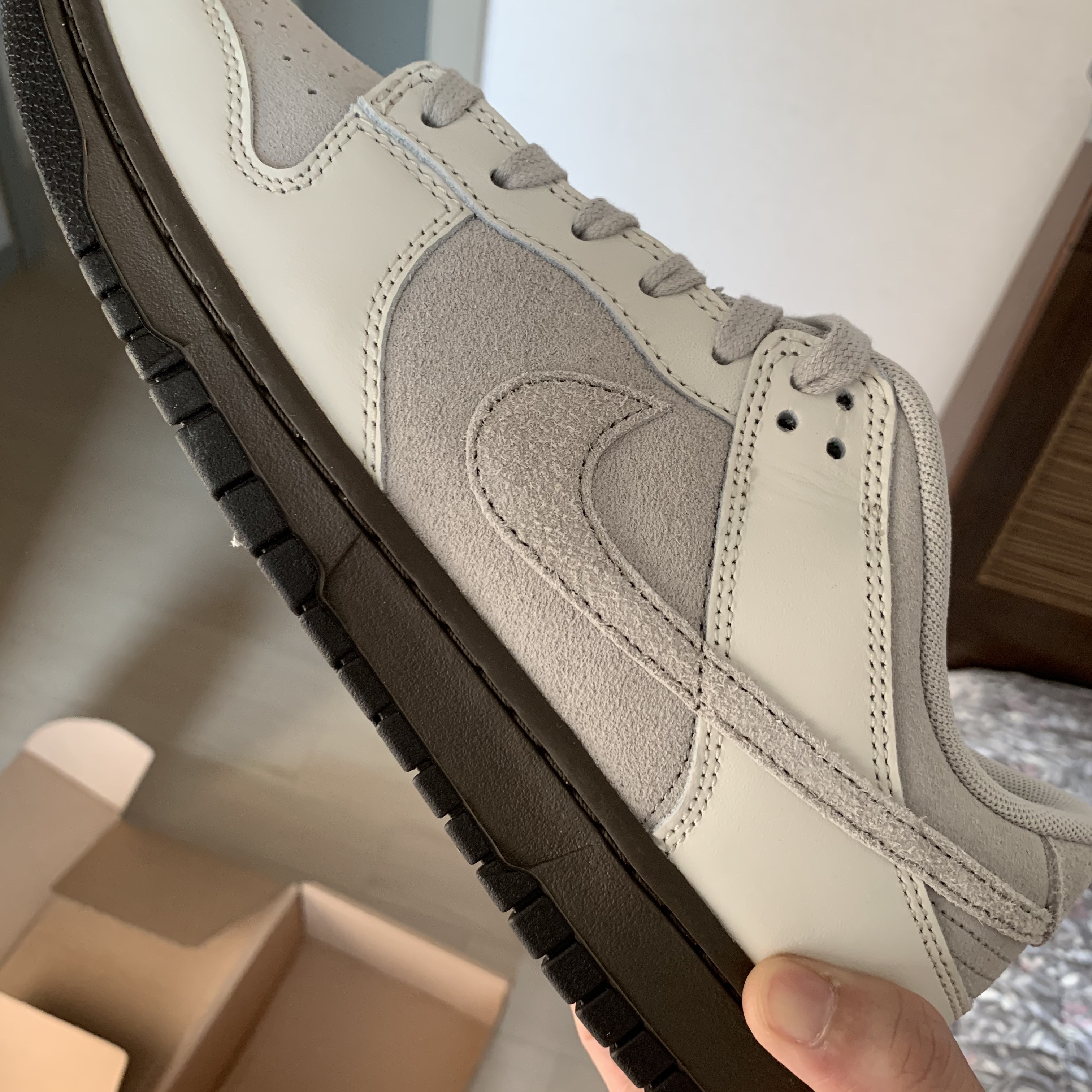 Nike Dunk Low Ironstone Phantom 착용 스타일 - 4