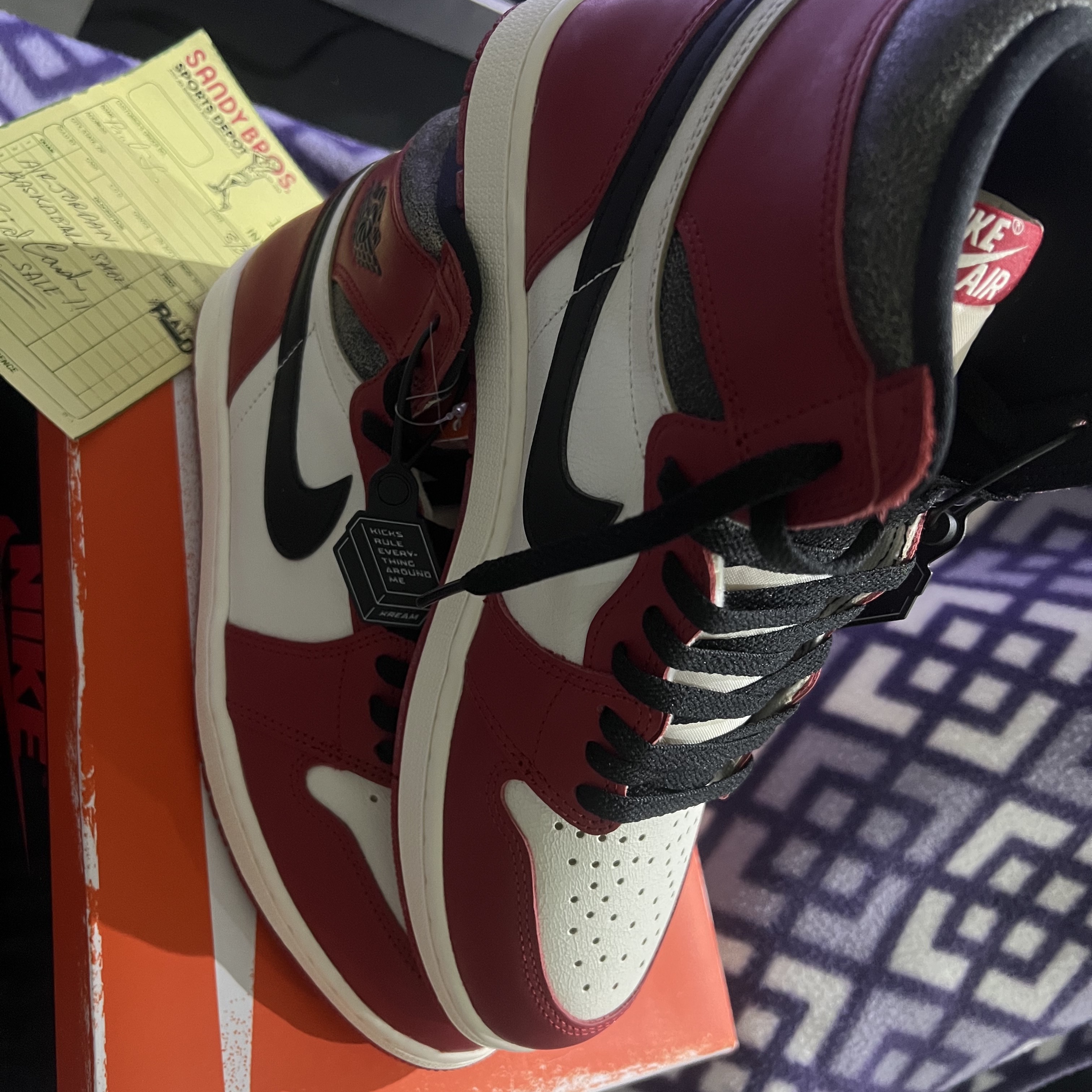 Jordan 1 Retro High OG Chicago 2022 착용 스타일 - 3