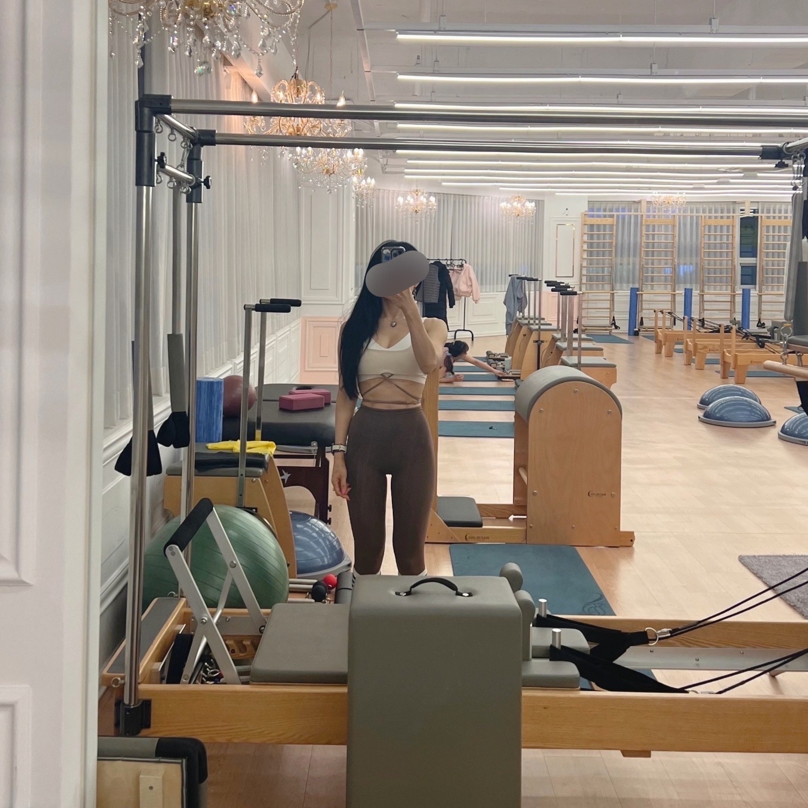 (W) Nike x Jacquemus NRG Light Support Sports Bra Sail - US/EU 착용 스타일 - 1