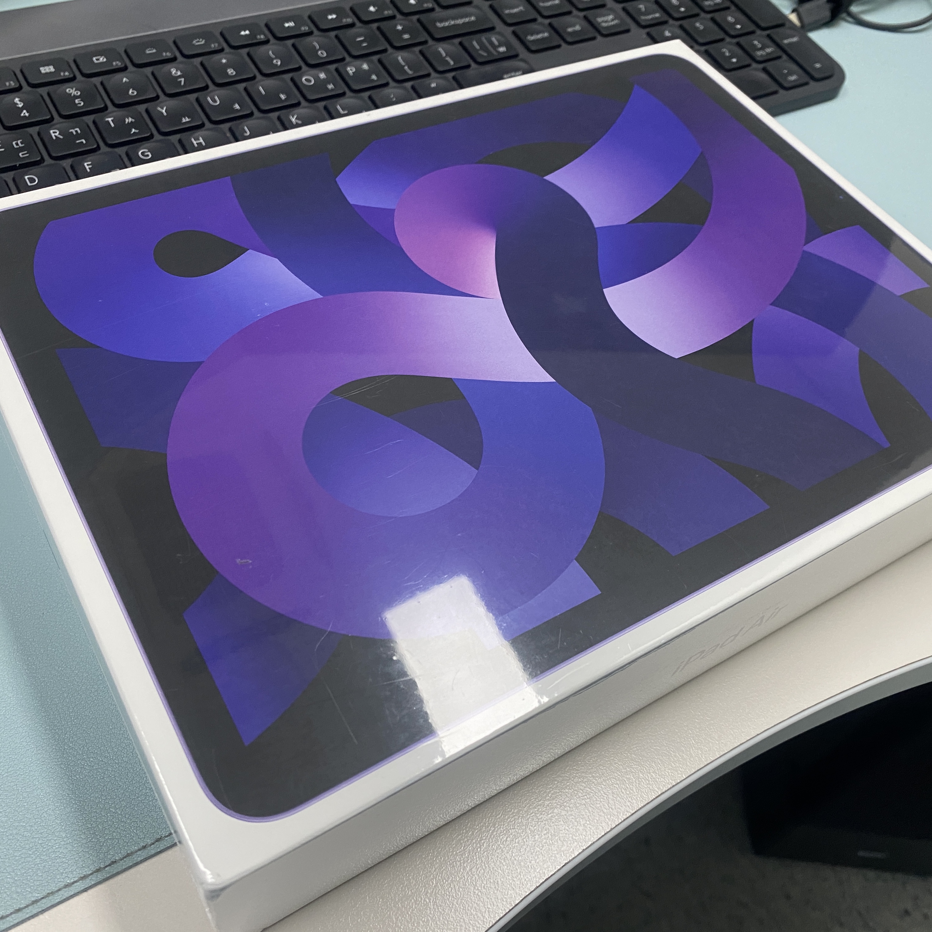 Apple iPad Air 5th Gen Wifi 64GB Purple (Korean Ver.) 착용 스타일 - 1