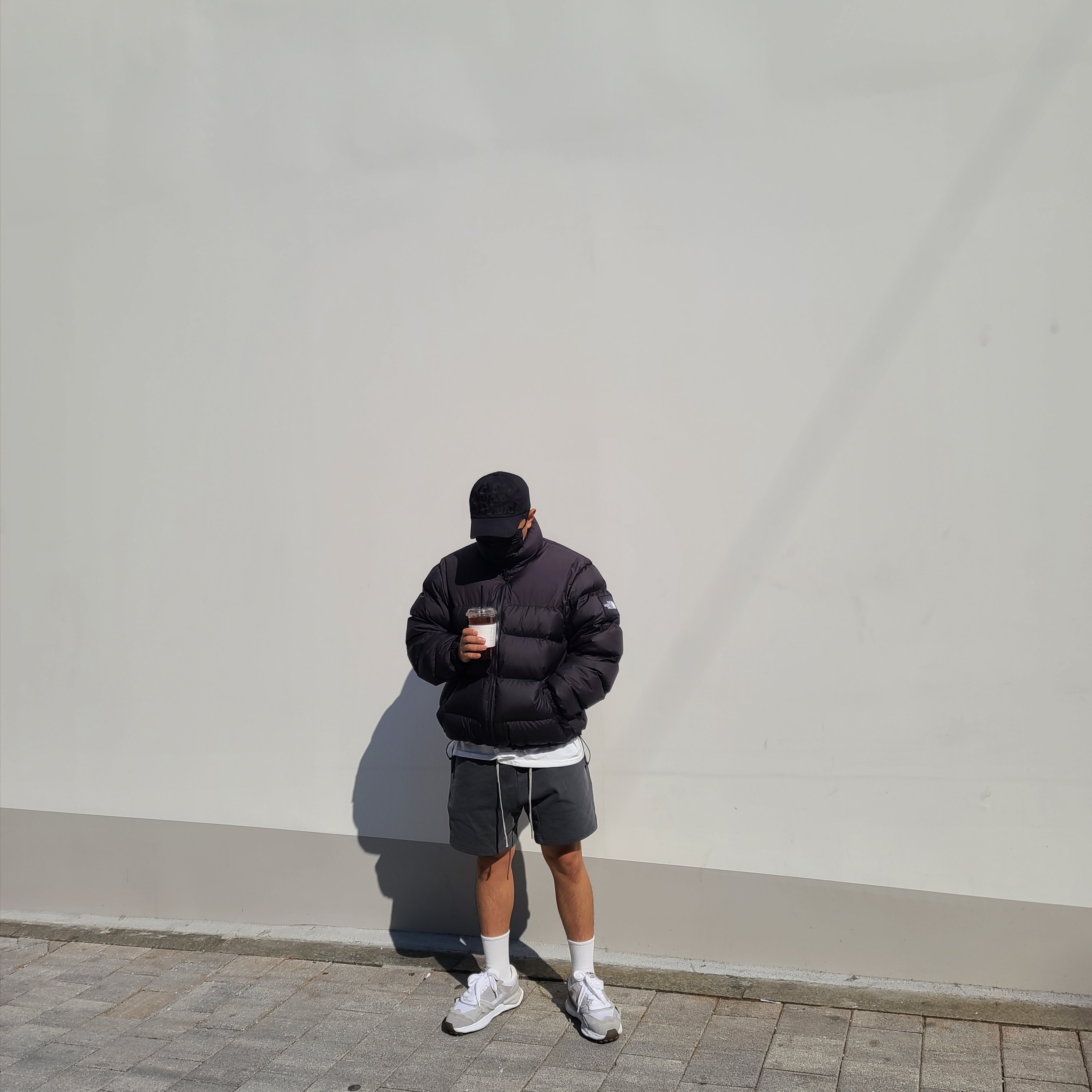 The North Face 1992 Nuptse Jacket Black 착용 스타일