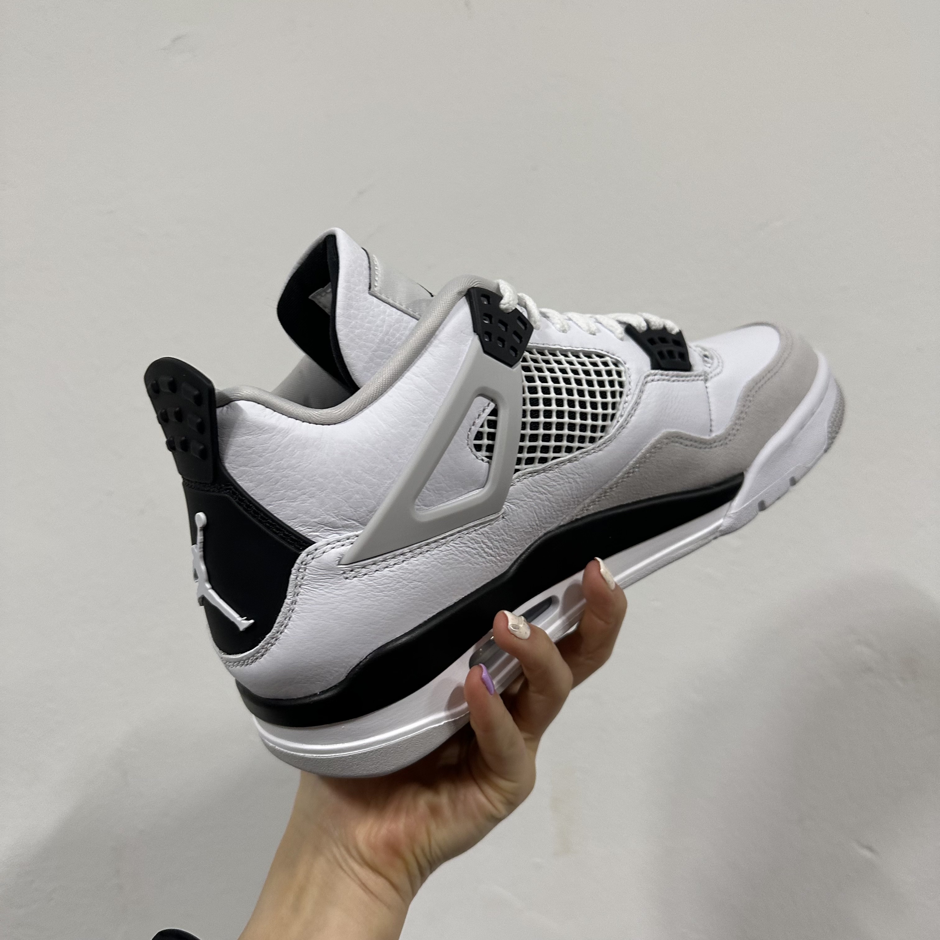 Jordan 4 Retro White and Black 착용 스타일 - 2