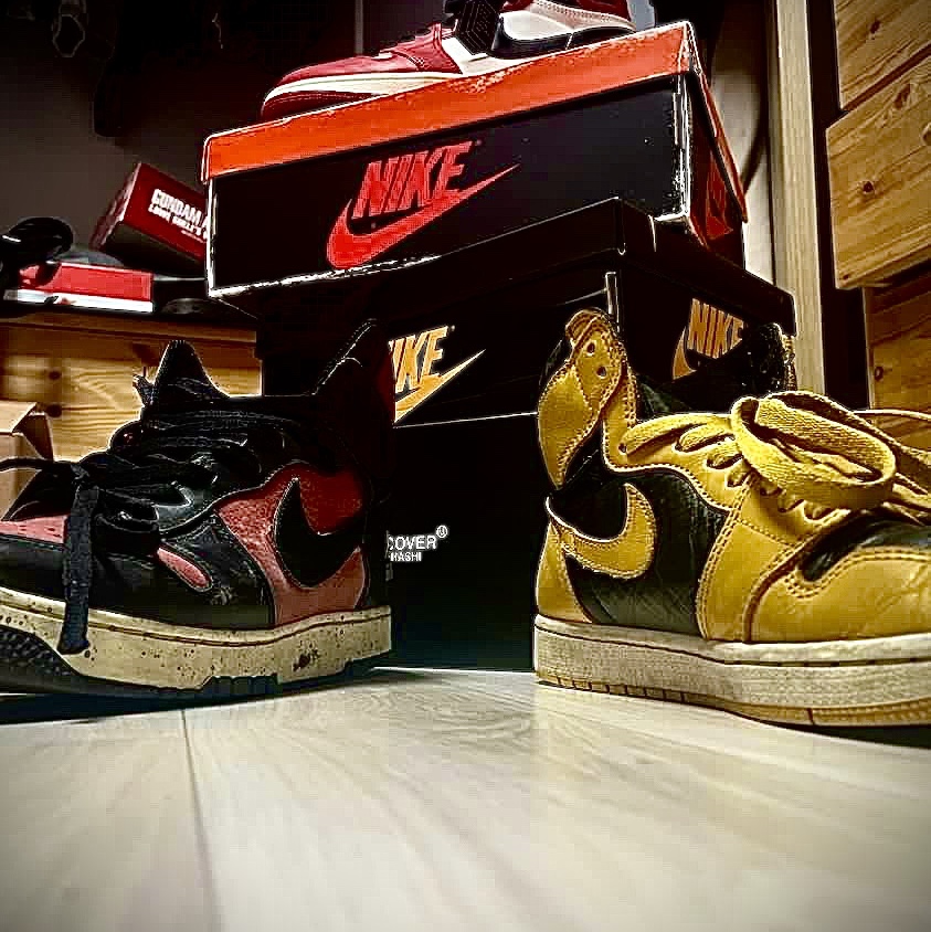 Nike x Undercover Dunk High 1985 Gym Red, Jordan 1 Retro High OG Chicago 2022 착용 스타일