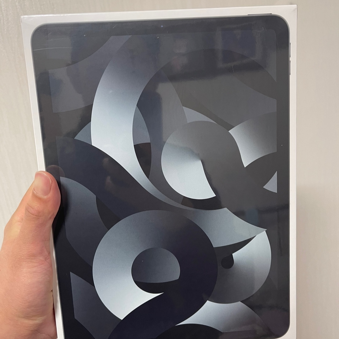 Apple iPad Air 5th Gen Wifi 64GB Space Gray (Korean Ver.) 착용 스타일