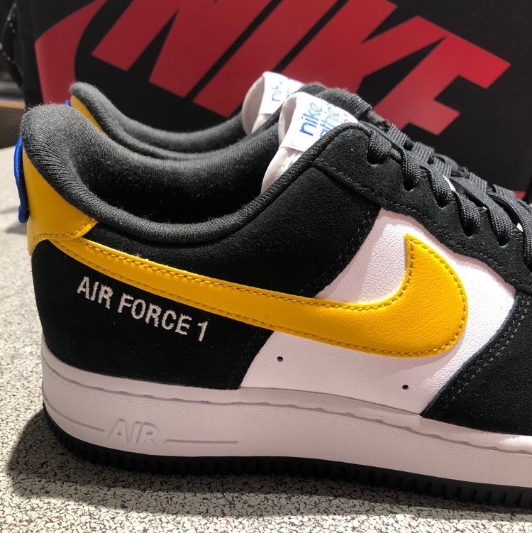 Nike Air Force 1 '07 LV8 Athletic Club Black Dark Sulfur 착용 스타일 - 4