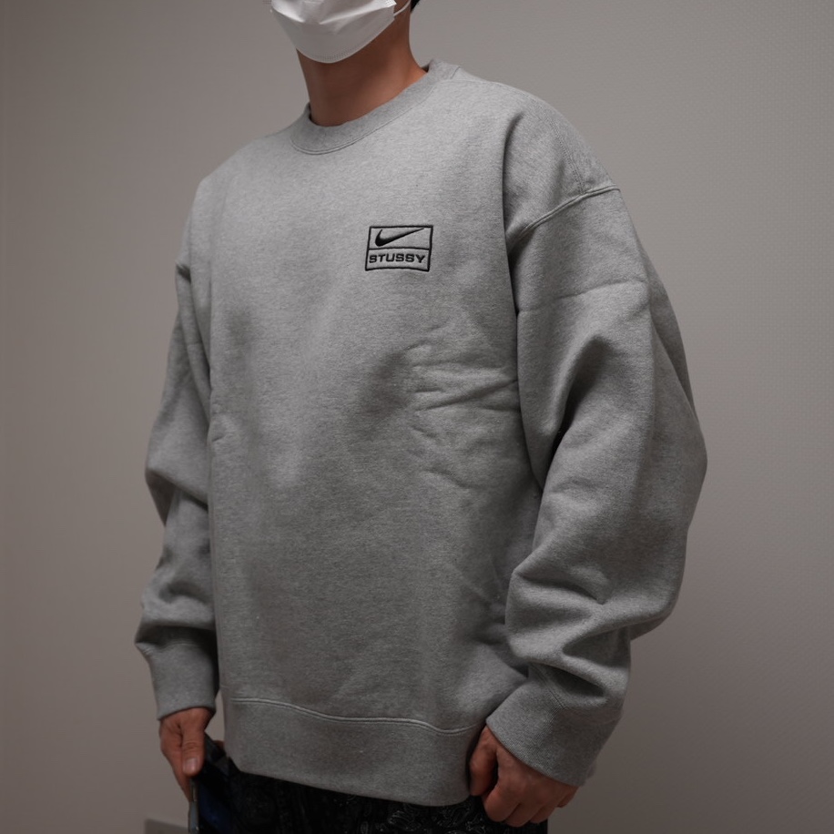 Nike x Stussy NRG Fleece Crewneck Dark Grey Heather (DO9337-063) 착용 스타일