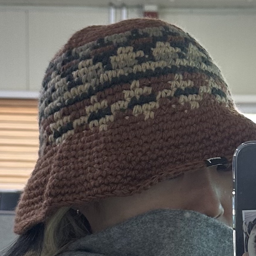 Stussy Fairisle Bucket Hat Brown 착용 스타일