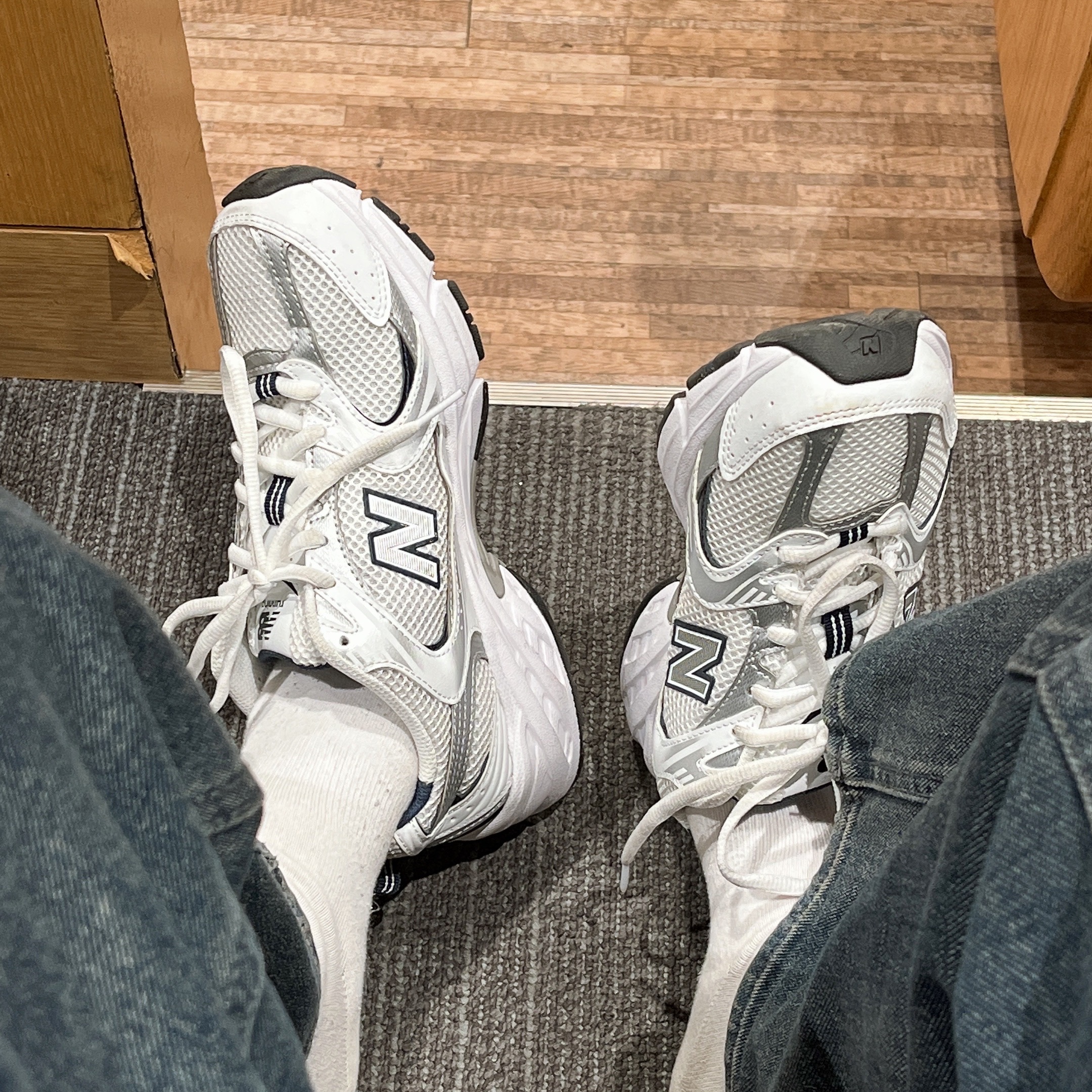 New Balance 530 White 착용 스타일