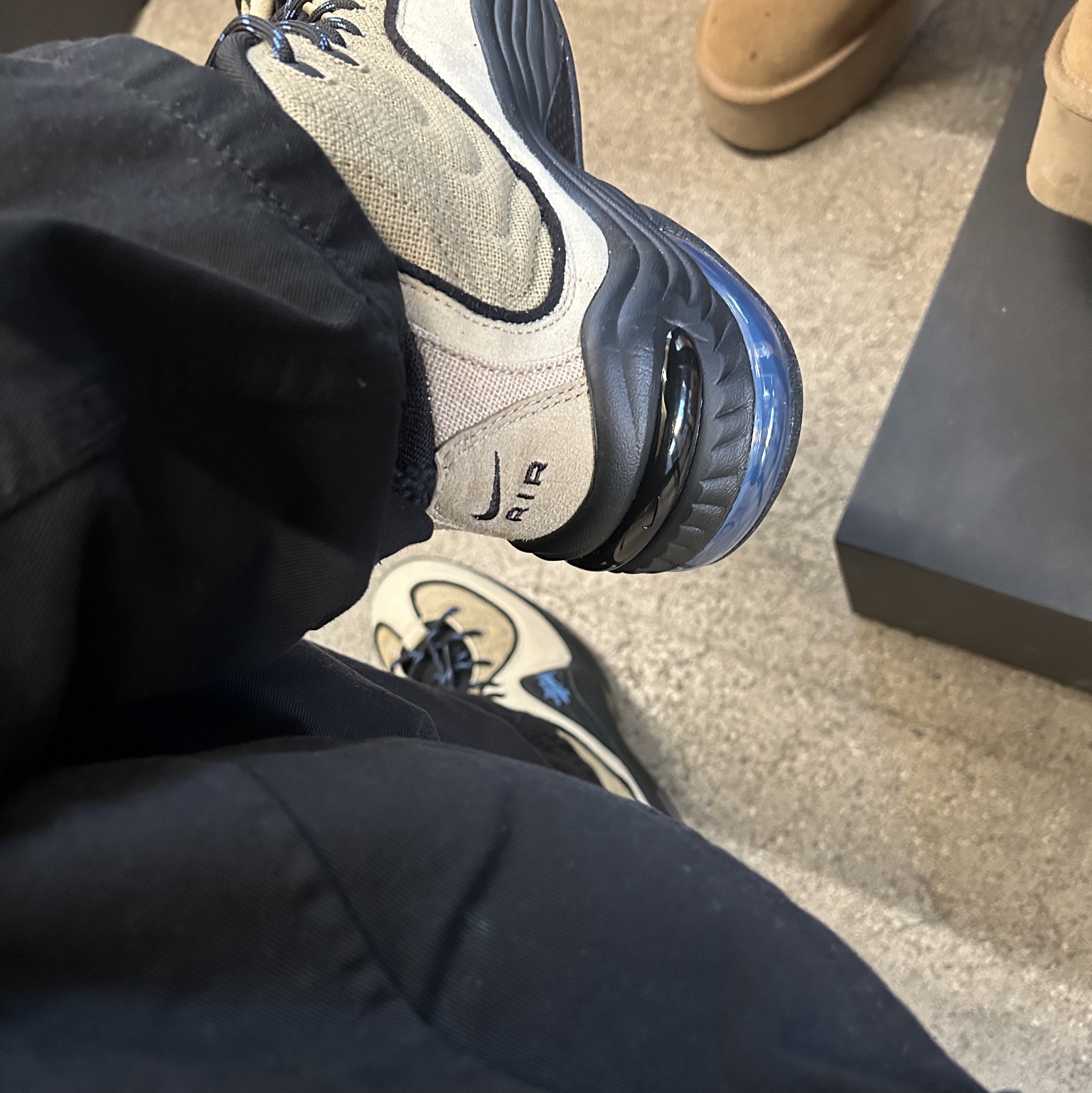 Nike x Stussy Air Penny II Rattan and Limestone 착용 스타일 - 2