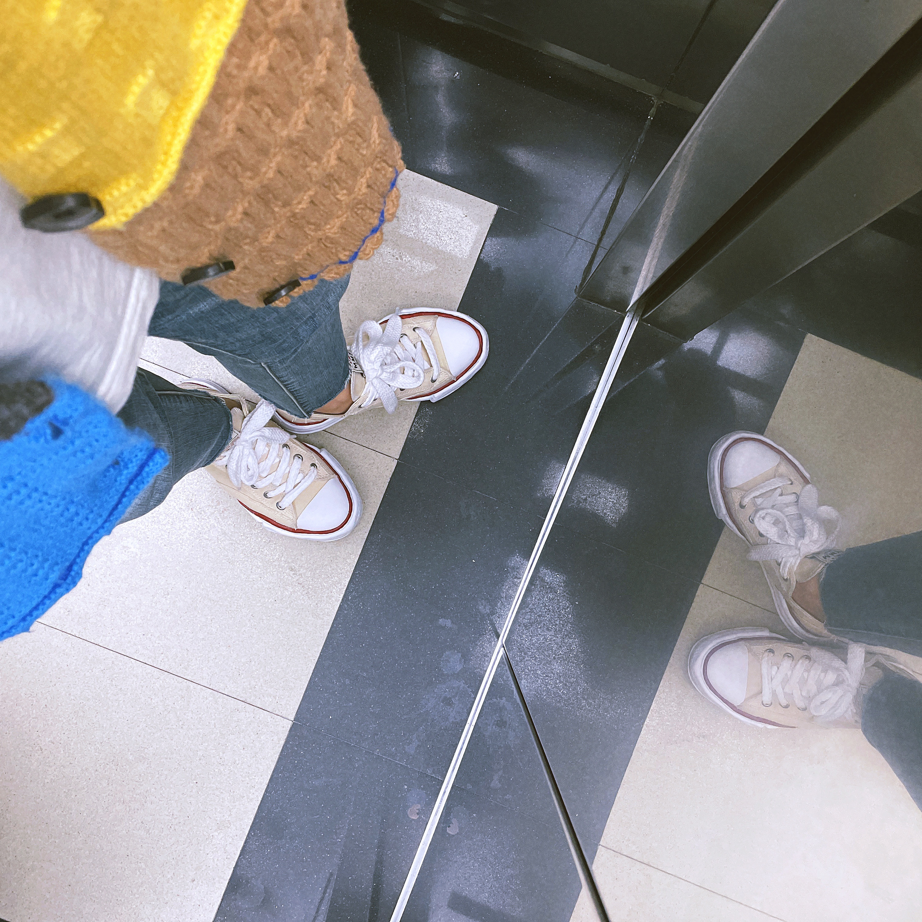 Maison Mihara Yasuhiro Peterson OG Sole Canvas Low-top Sneakers Natural, Zara x Ader Error Patchwork Oversize Knit Cardigan Multicolor 착용 스타일