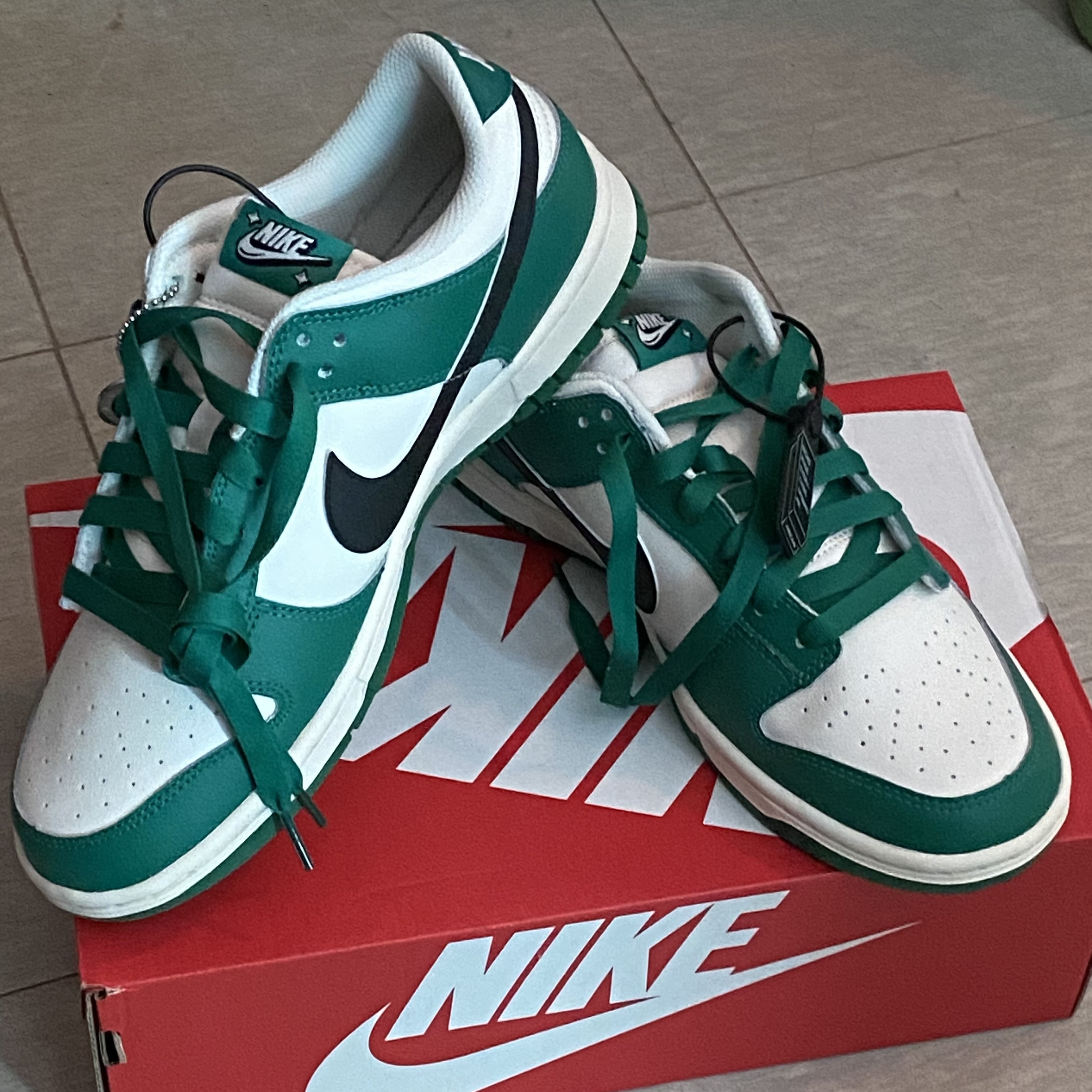 Nike Dunk Low Retro SE Jackpot Malachite 착용 스타일