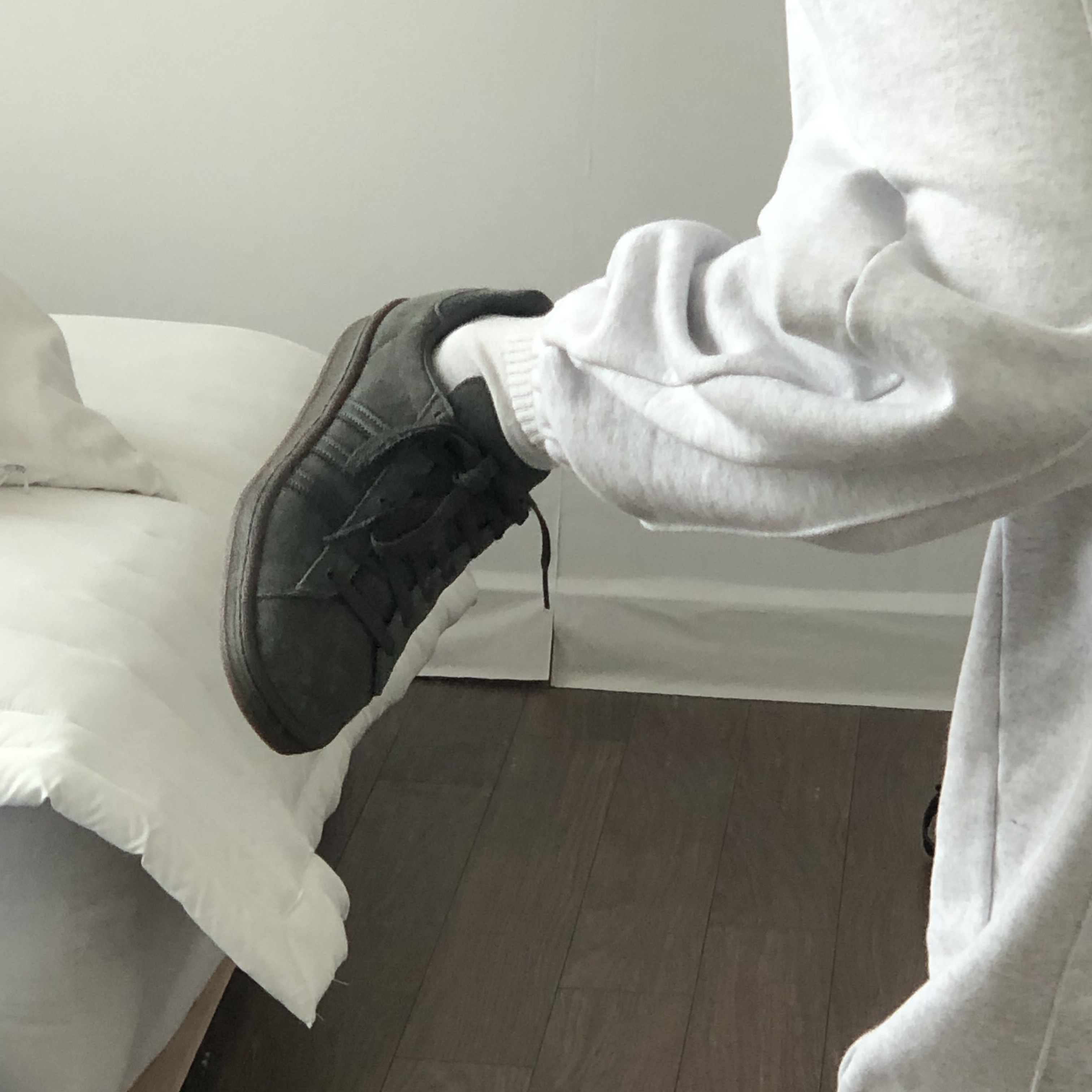 Adidas Campus 80s Utility Grey 착용 스타일