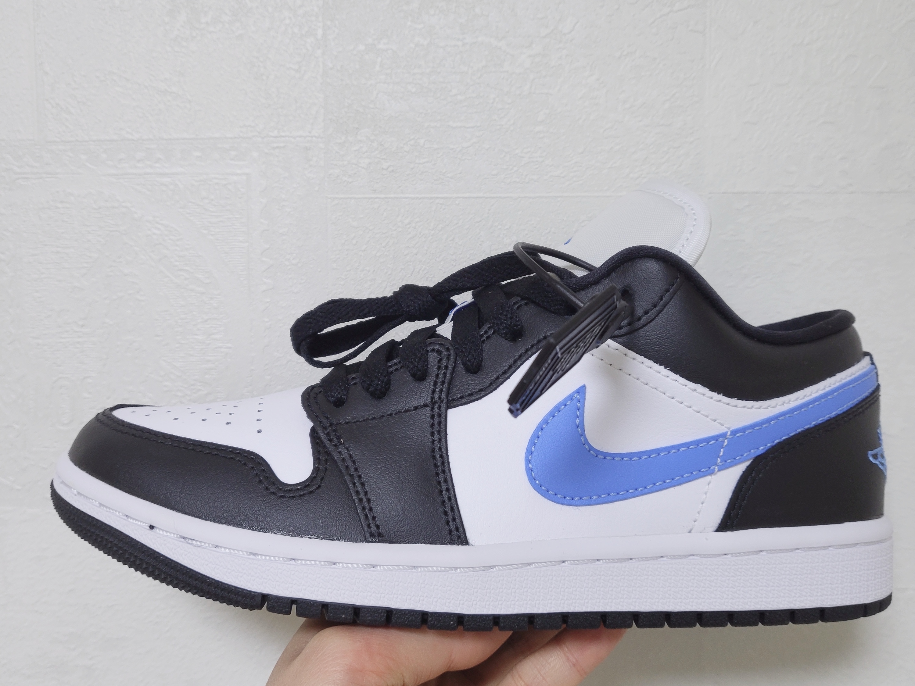(W) Jordan 1 Low Black University Blue 착용 스타일
