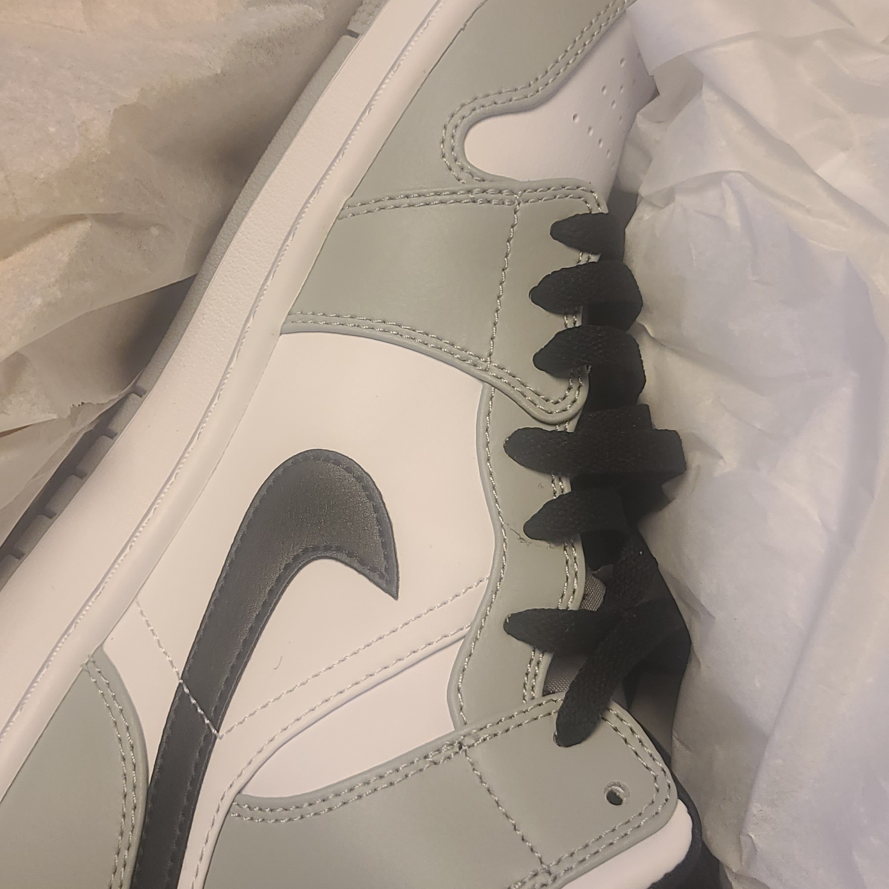 Jordan 1 Mid Light Smoke Grey 착용 스타일