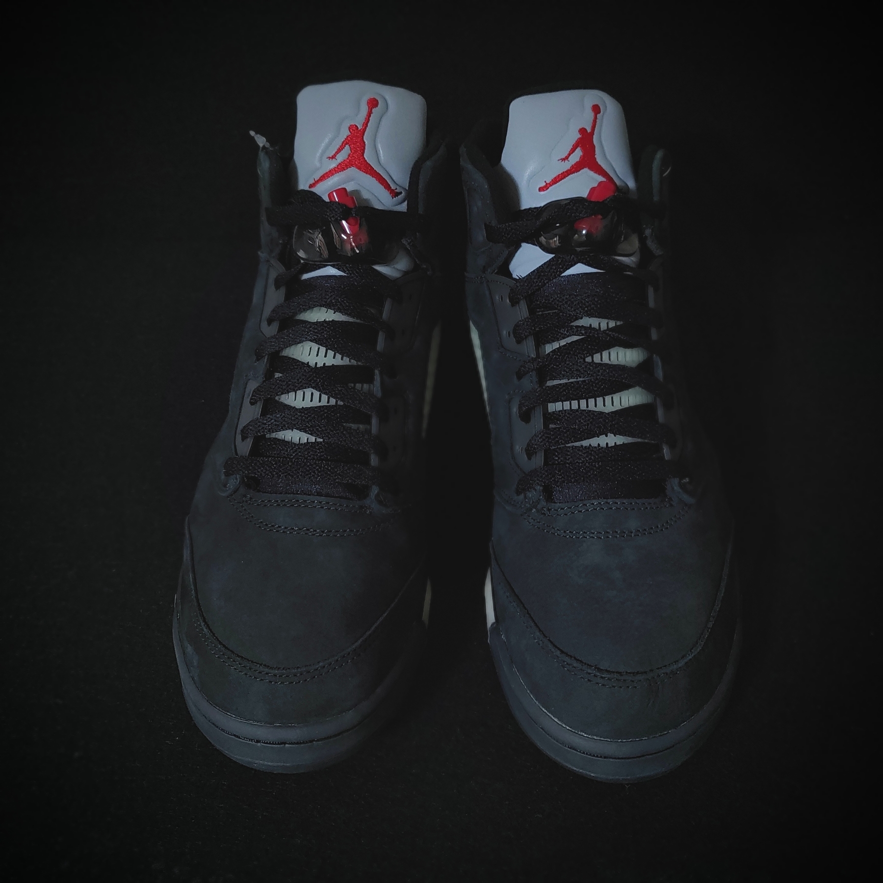 (W) Jordan 5 Retro Gore-Tex Off Noir Fire Red 착용 스타일 - 1