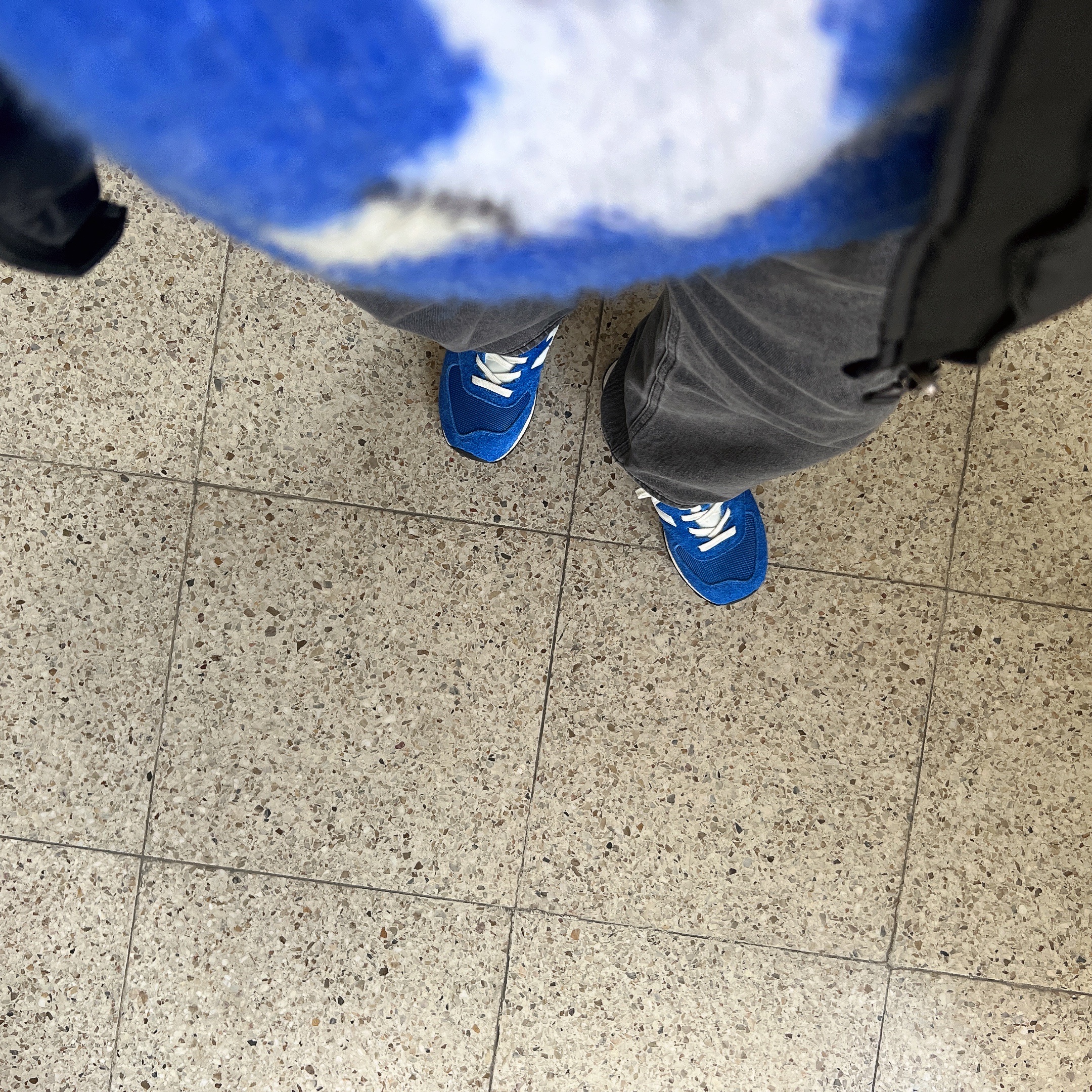 New Balance 574 Heritage Blue White 착용 스타일