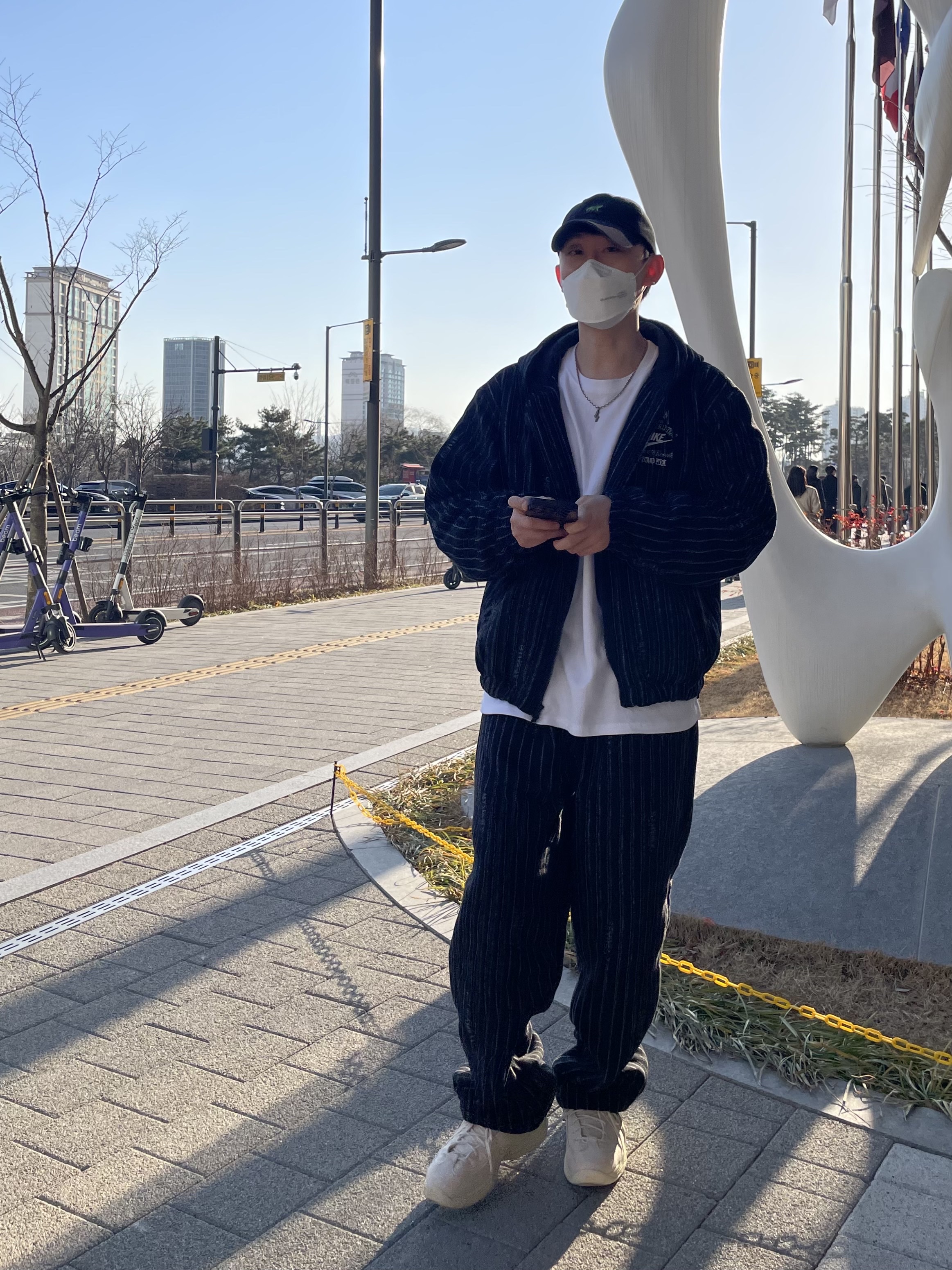 Nike x Stussy NRG Striped Wool Jacket Black (DR4023-010), Nike x Stussy NRG Striped Wool Pants Black (DR4021-010) 착용 스타일 - 3