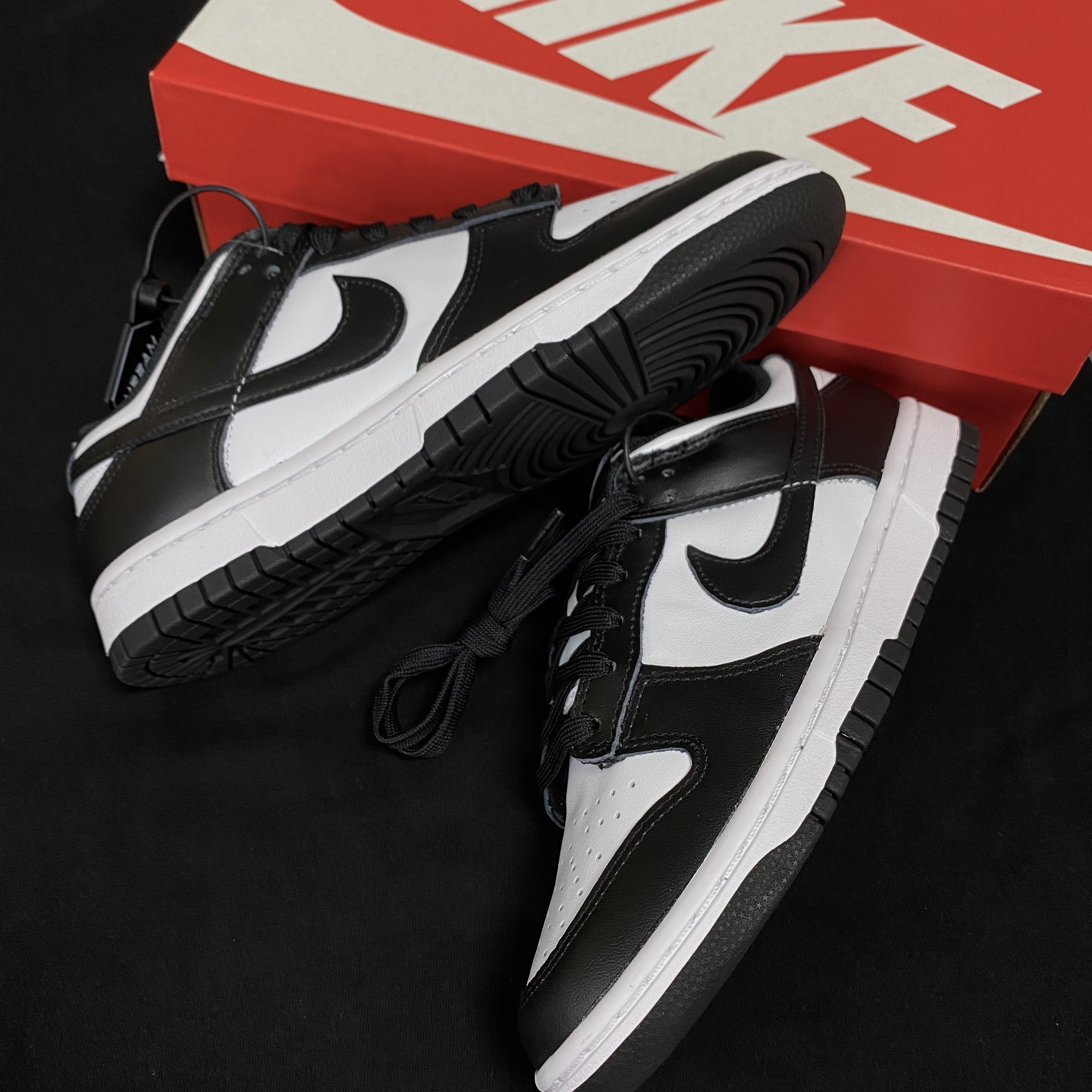 (W) Nike Dunk Low Black 착용 스타일 - 2