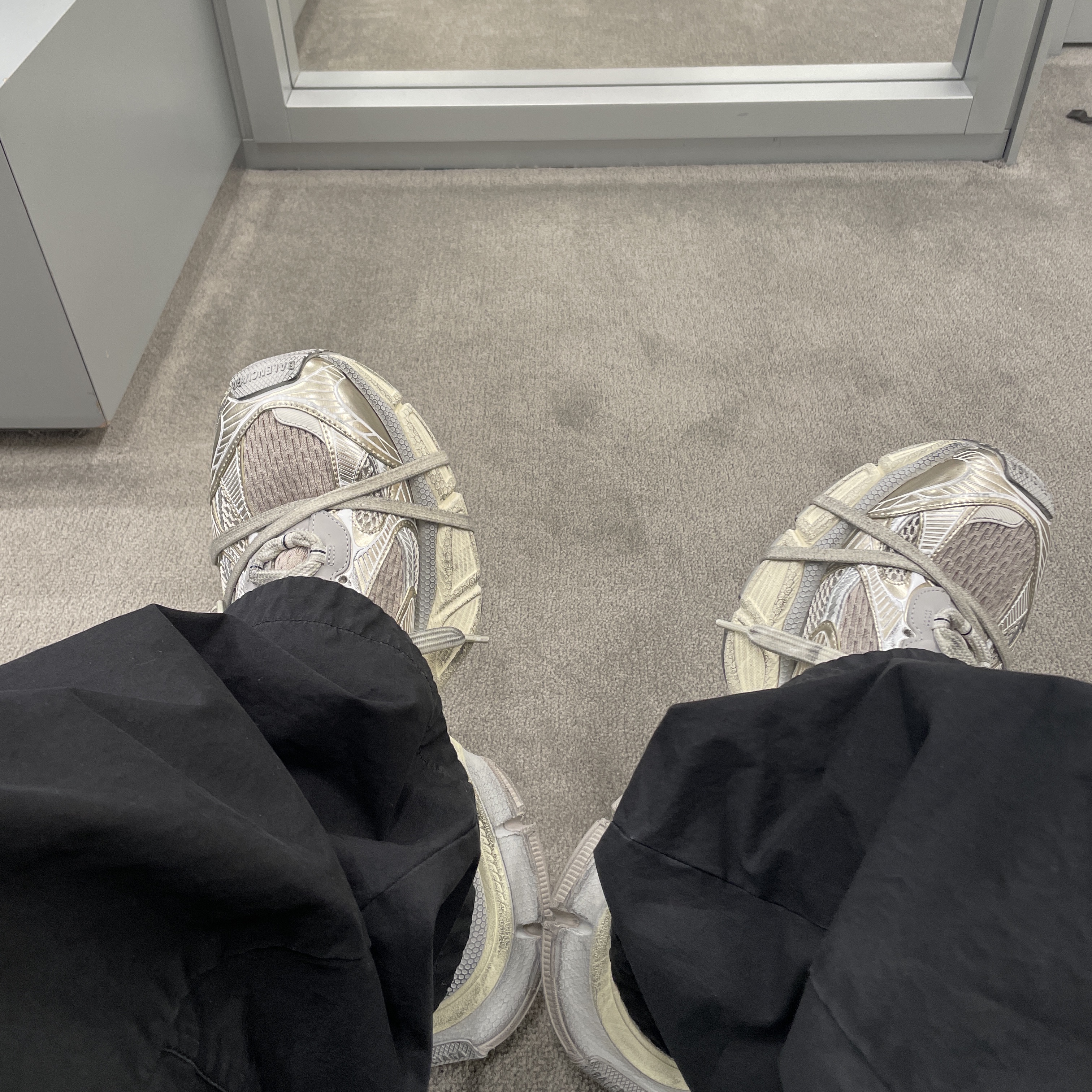 Balenciaga 3XL Sneakers Light Beige 착용 스타일 - 1