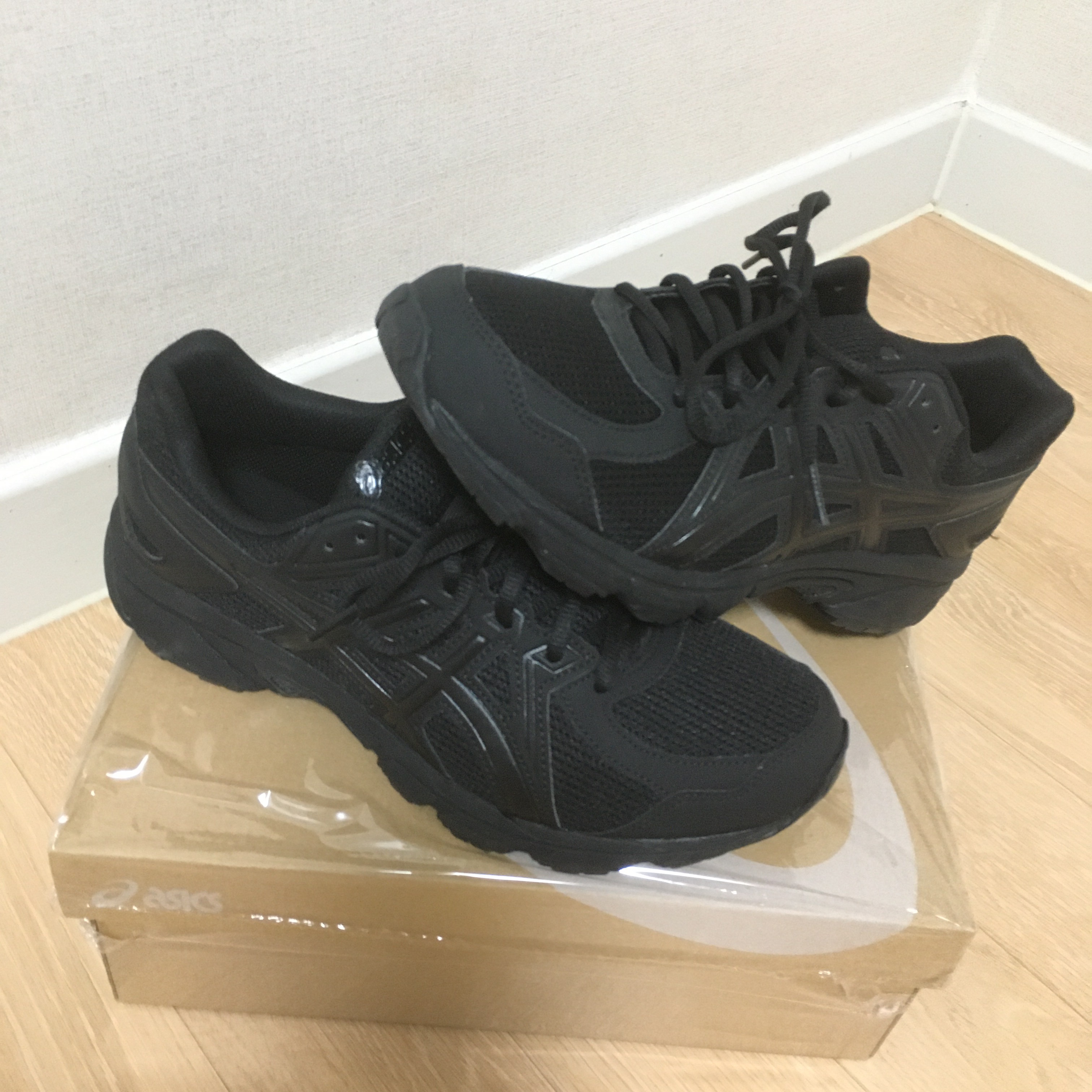 Asics Jog 100 T Black - 4E Extra Wide 착용 스타일 - 2