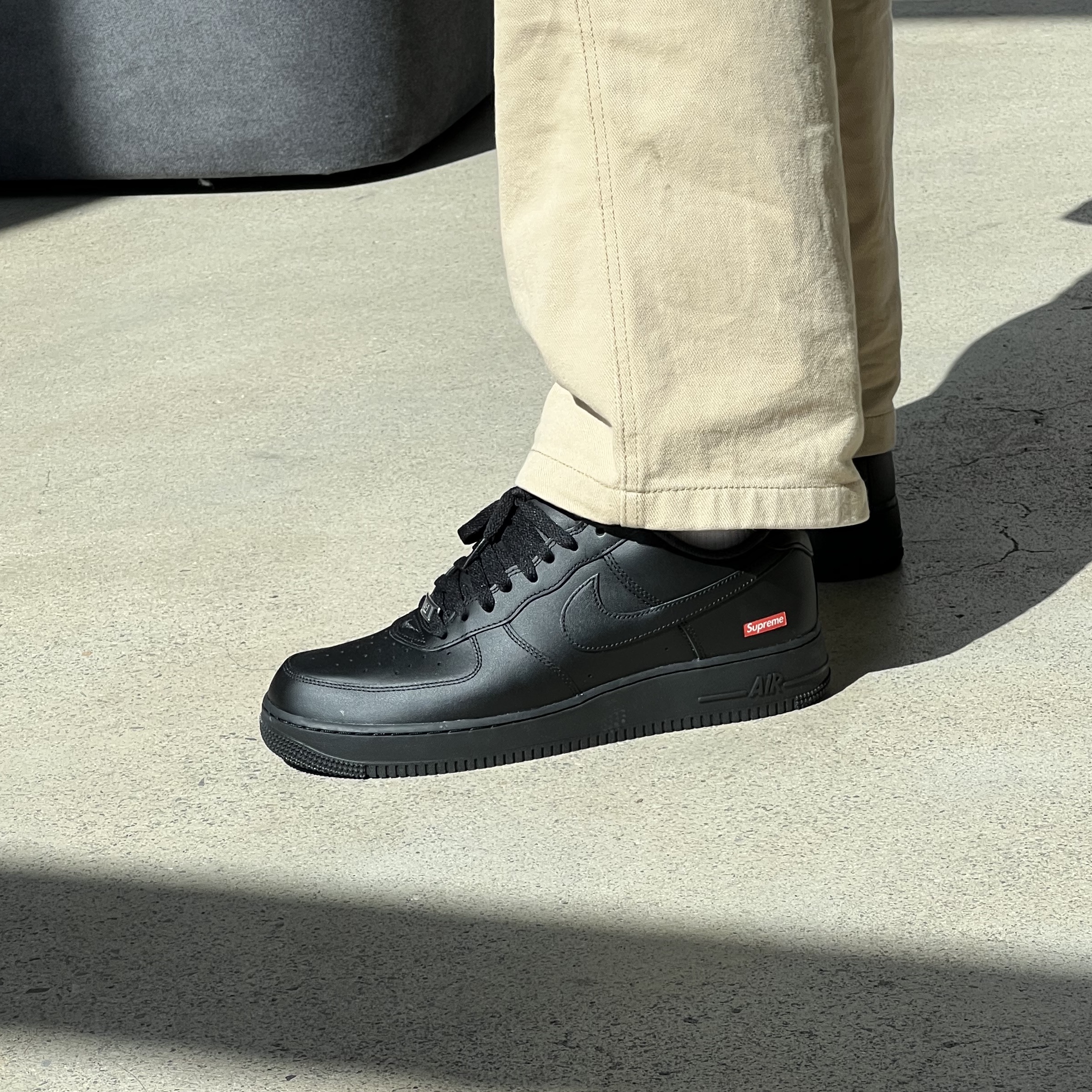 Nike x Supreme Air Force 1 Low Black 착용 스타일