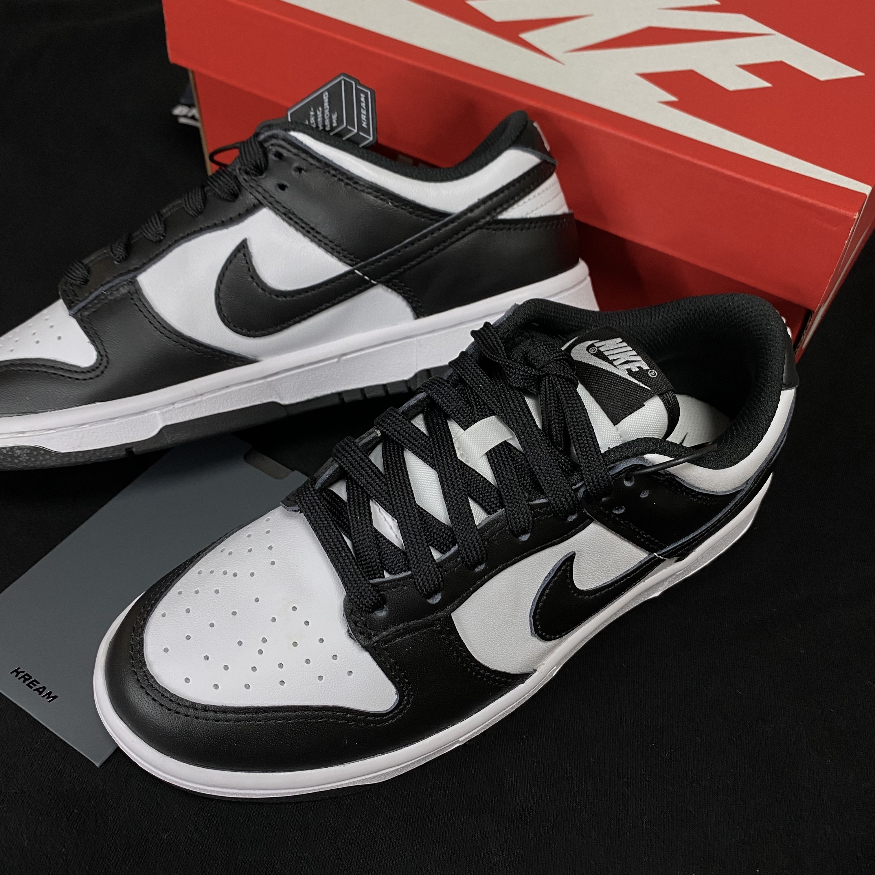 (W) Nike Dunk Low Black 착용 스타일 - 1