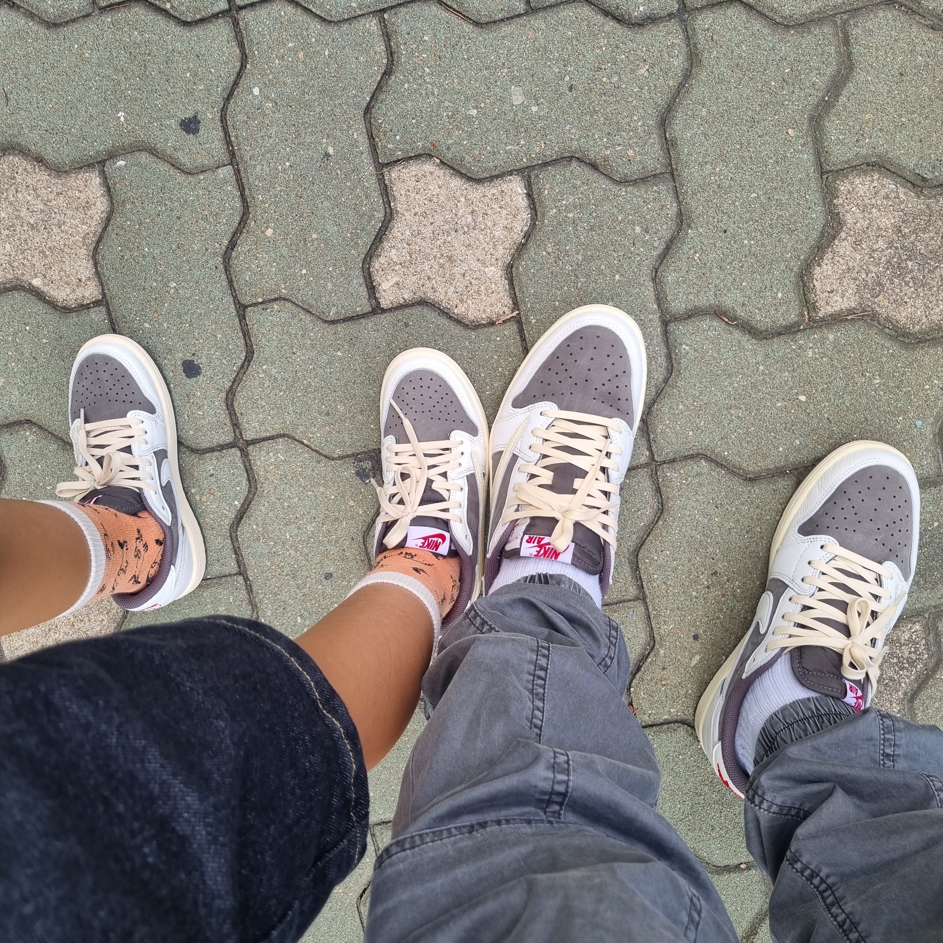 Jordan 1 x Travis Scott Retro Low OG SP Sail and Ridgerock 착용 스타일