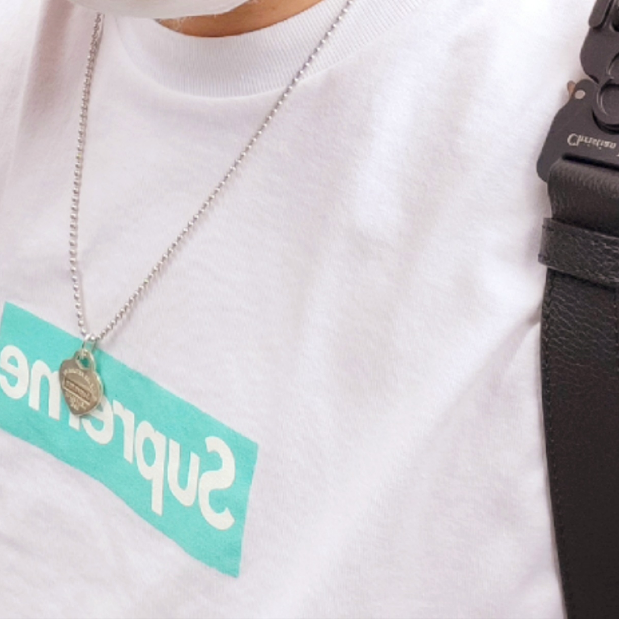 Supreme x Tiffany & Co. Box Logo T-Shirt White - 21FW, Supreme x Tiffany & Co. Return to Tiffany Heart Tag Pendant - 21FW 착용 스타일
