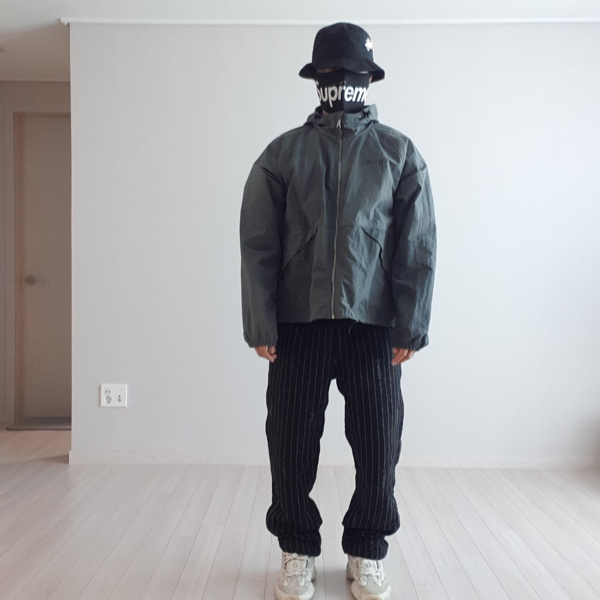 Nike x Stussy NRG Striped Wool Pants Black (DR4021-010), Nike x Stussy Bucket Hat Black 착용 스타일 - 2