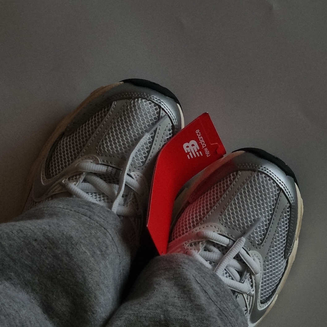 New Balance 530 Silver Cream 착용 스타일 - 1