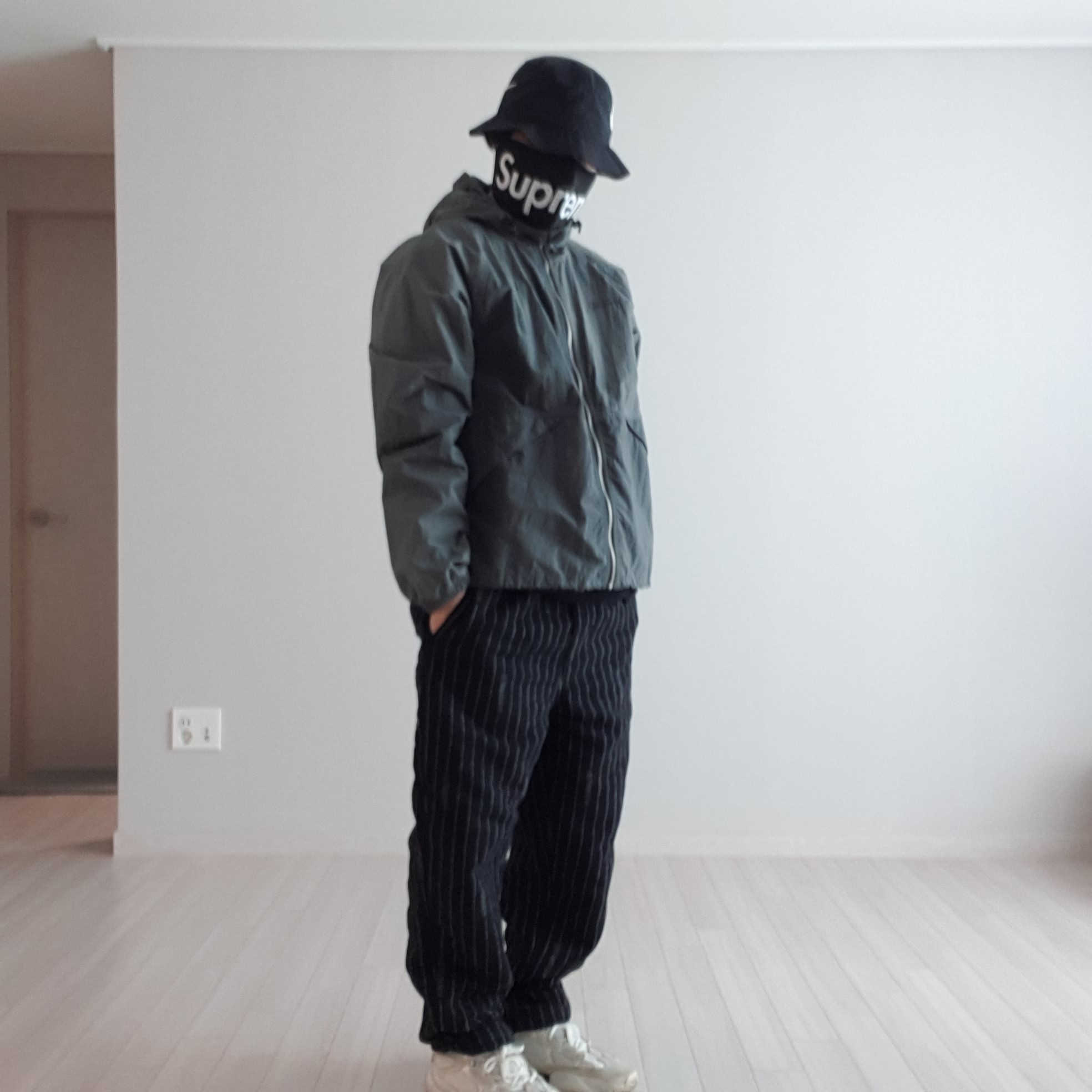 Nike x Stussy NRG Striped Wool Pants Black (DR4021-010), Nike x Stussy Bucket Hat Black 착용 스타일 - 1