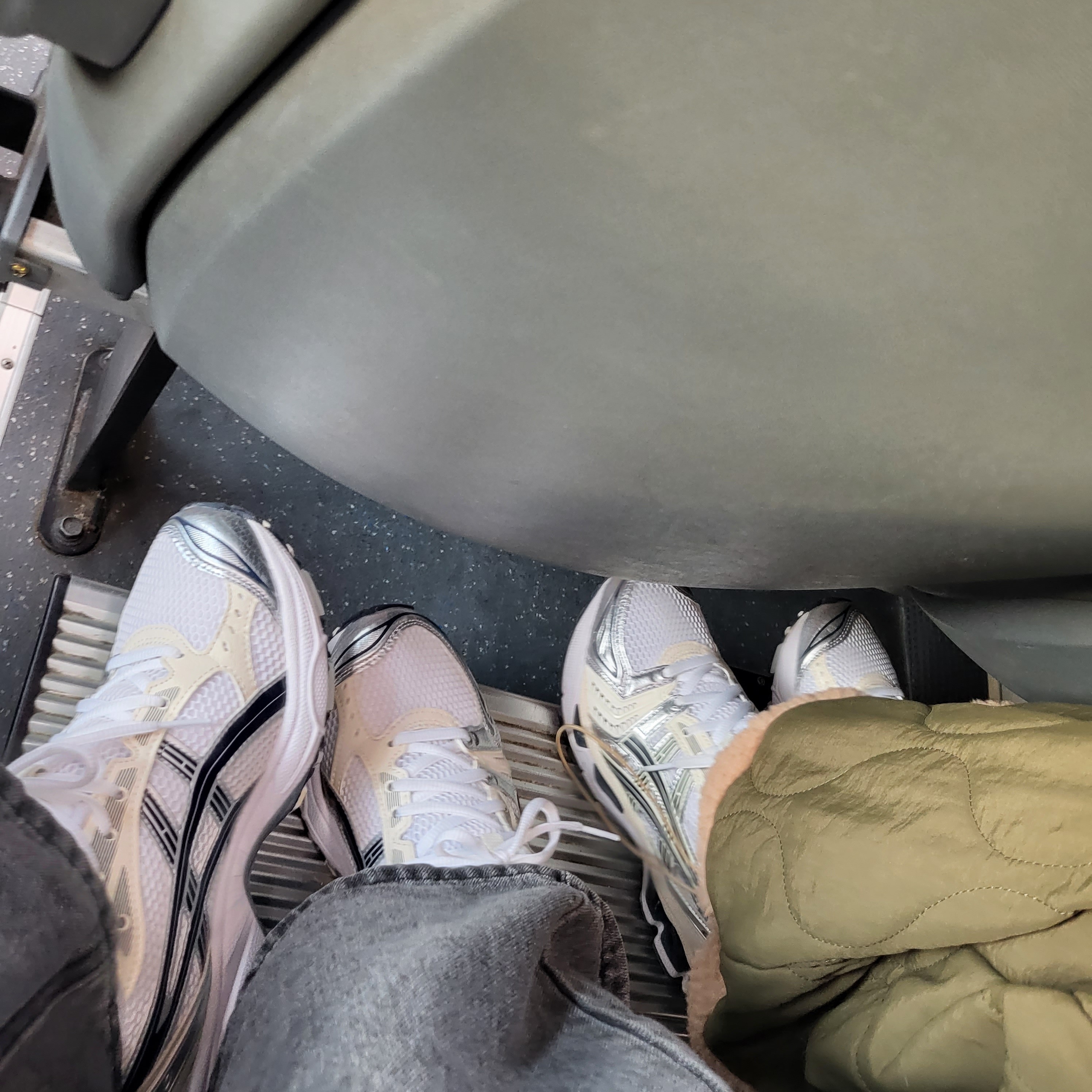 (W) Asics Gel-Kayano 14 White Midnight 착용 스타일 - 4