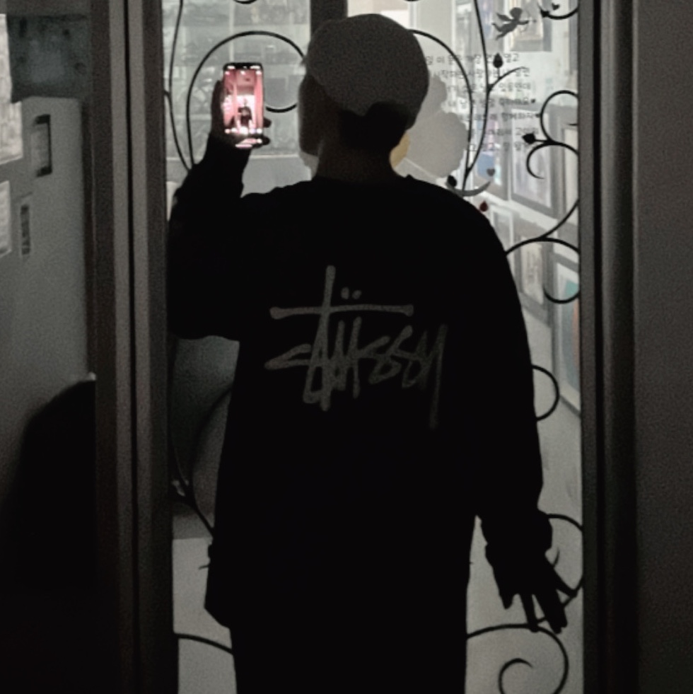 Stussy Basic Stussy LS T-Shirt Black 2022, Apple iPhone 14 Pro 256GB Deep Purple (Korean Ver.) 착용 스타일