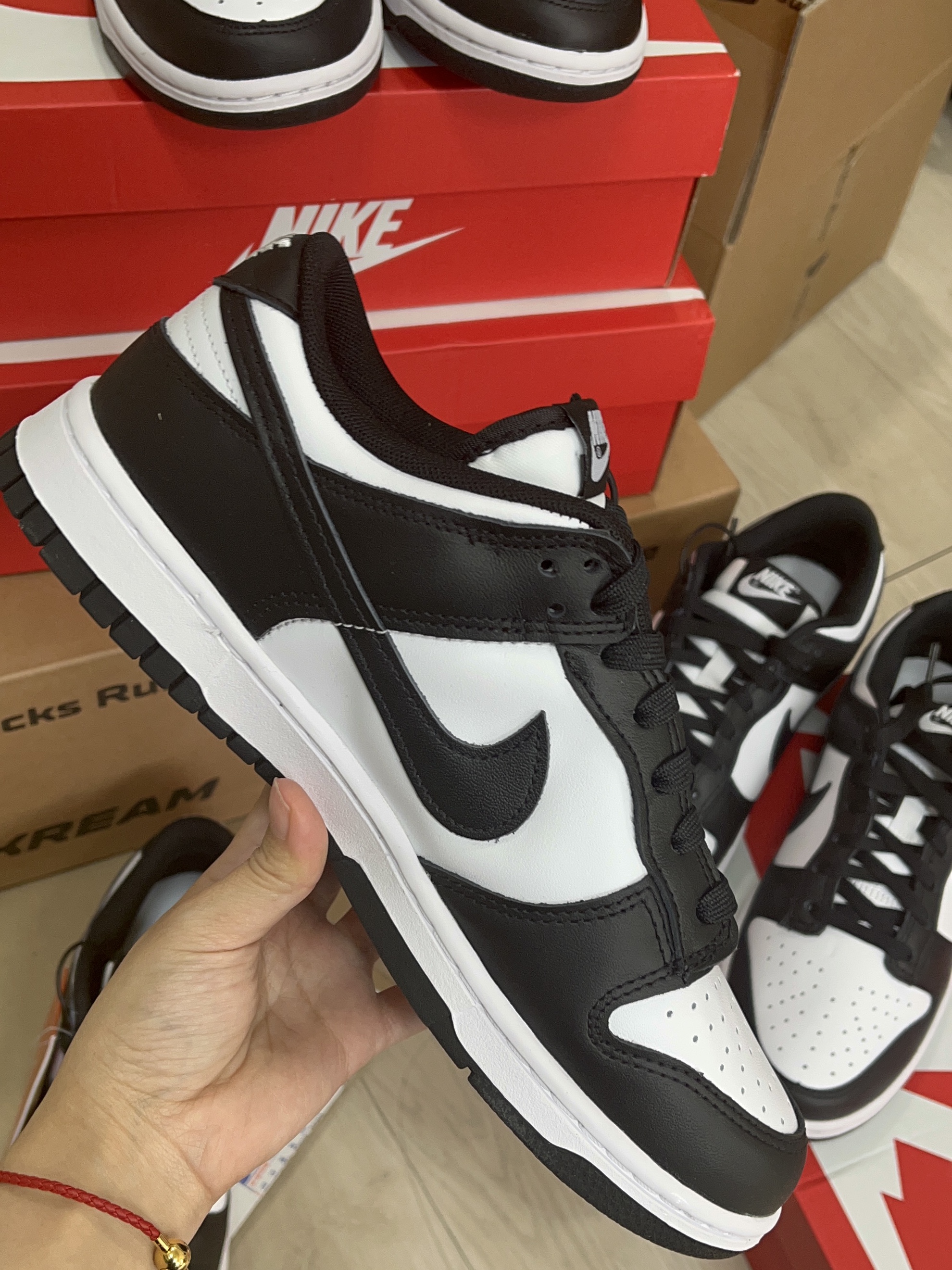 (W) Nike Dunk Low Black 착용 스타일