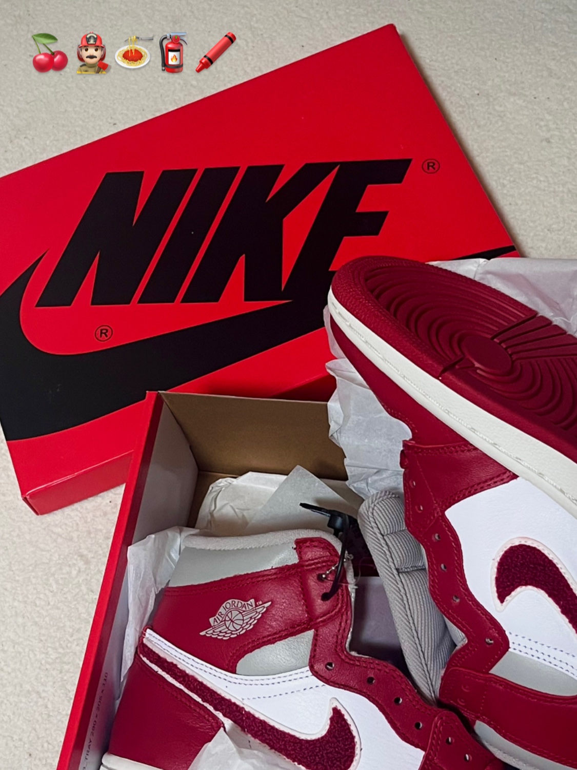 (W) Jordan 1 Retro High OG Varsity Red 착용 스타일