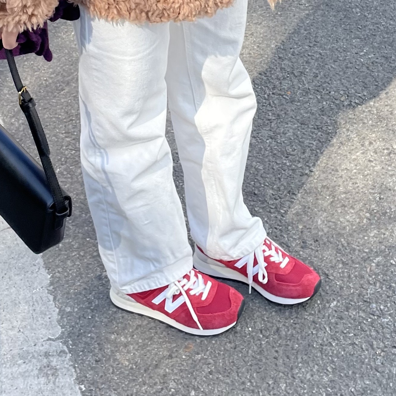 New Balance 574 Heritage Red 착용 스타일