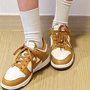 (W) Nike Dunk Low Next Nature Phantom 착용 스타일 - 1