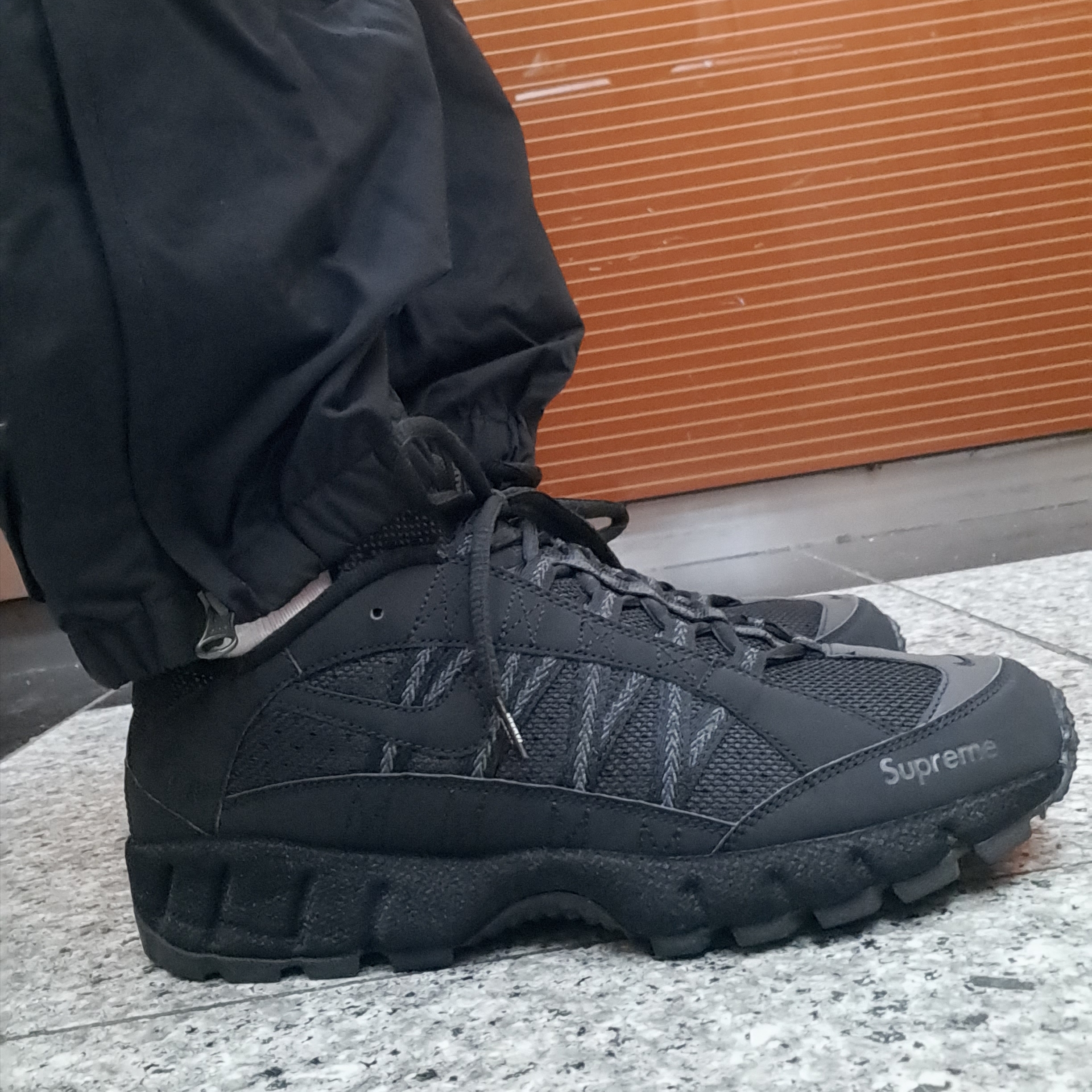 Supreme x The North Face Steep Tech Fleece Pullover Brown - 22FW, Nike x Supreme Air Humara 17 Black 착용 스타일 - 4