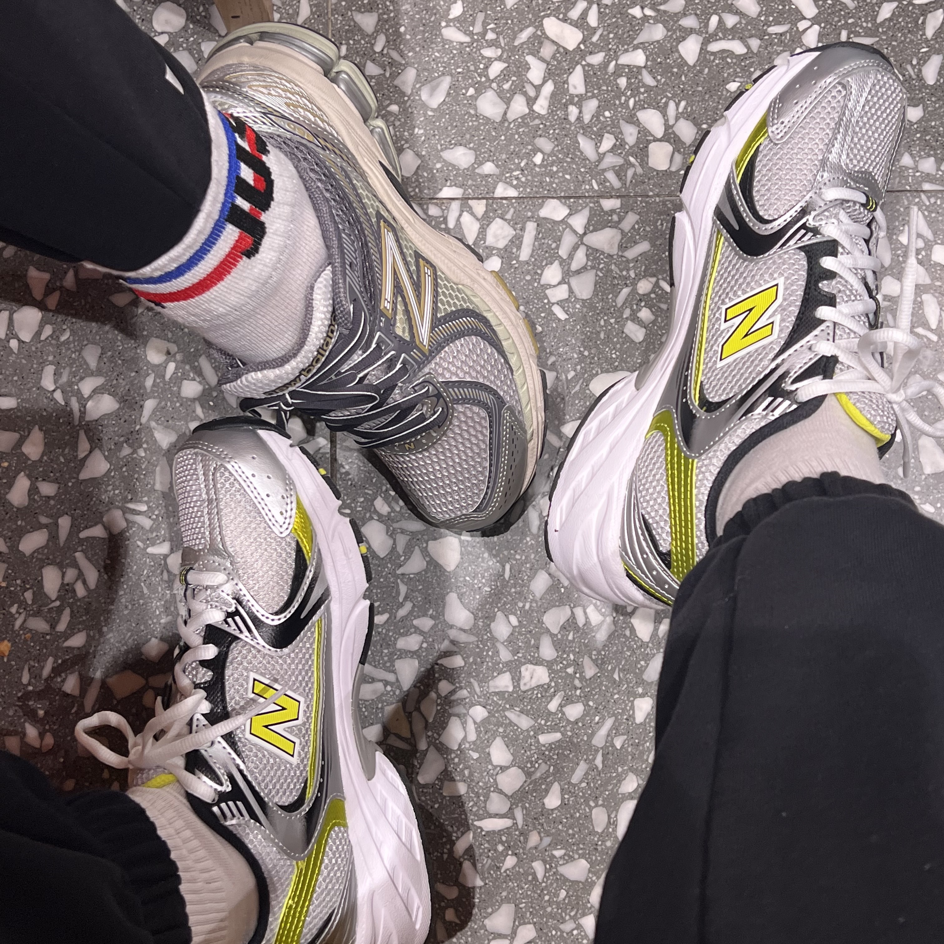 New Balance 530 Silver, New Balance 860v2 Earth 착용 스타일 - 2