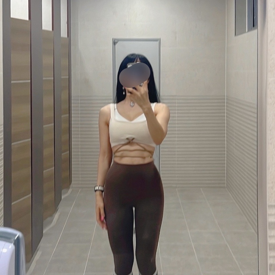 (W) Nike x Jacquemus NRG Light Support Sports Bra Sail - US/EU 착용 스타일 - 2