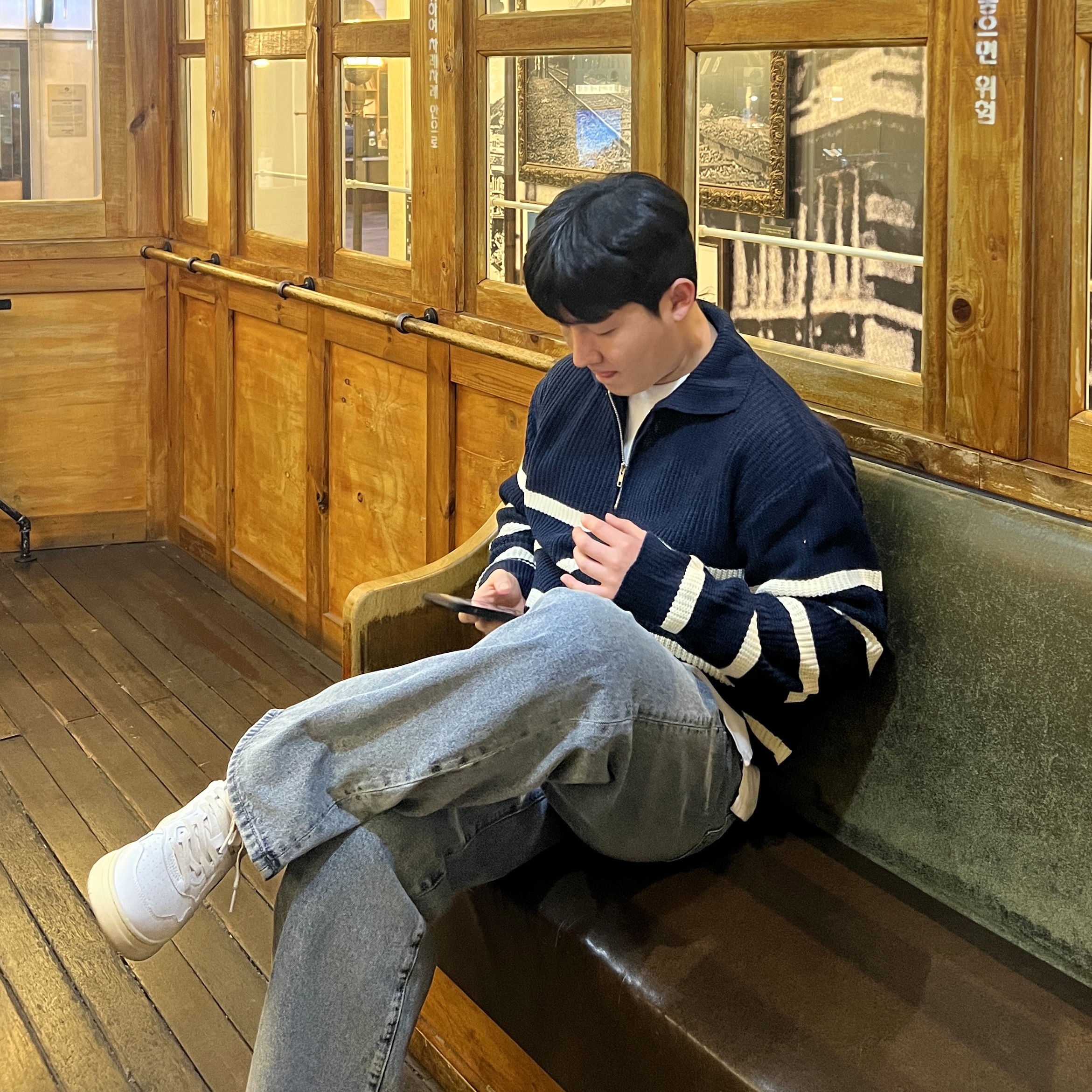 (W) Autry Medalist Low Leather Sneakers White 착용 스타일