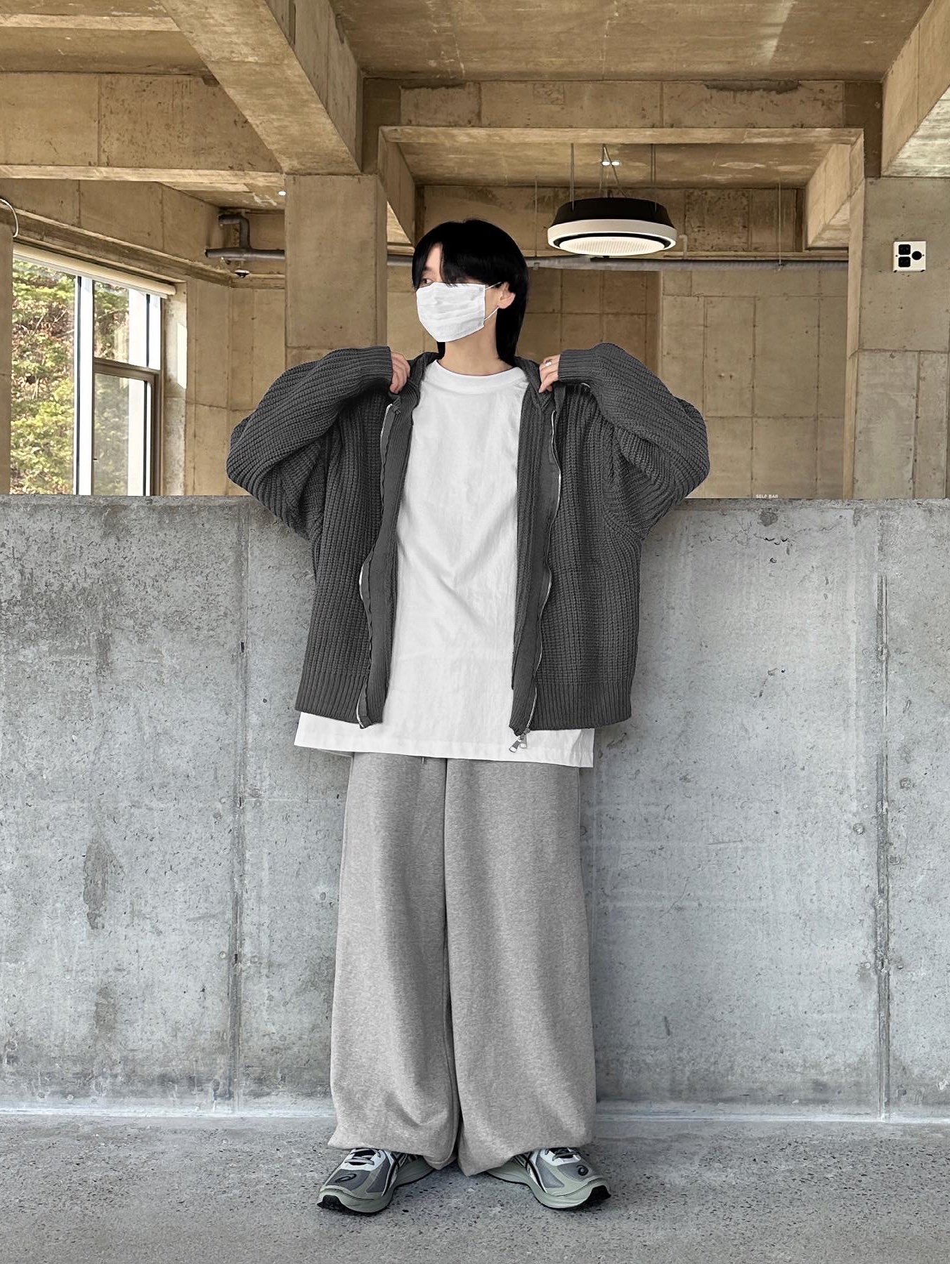 Asics Jog 100 S Sheet Rock - 2E Wide 착용 스타일 - 2