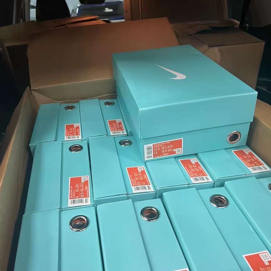 Nike x Tiffany & Co. Air Force 1 Low SP 1837 착용 스타일