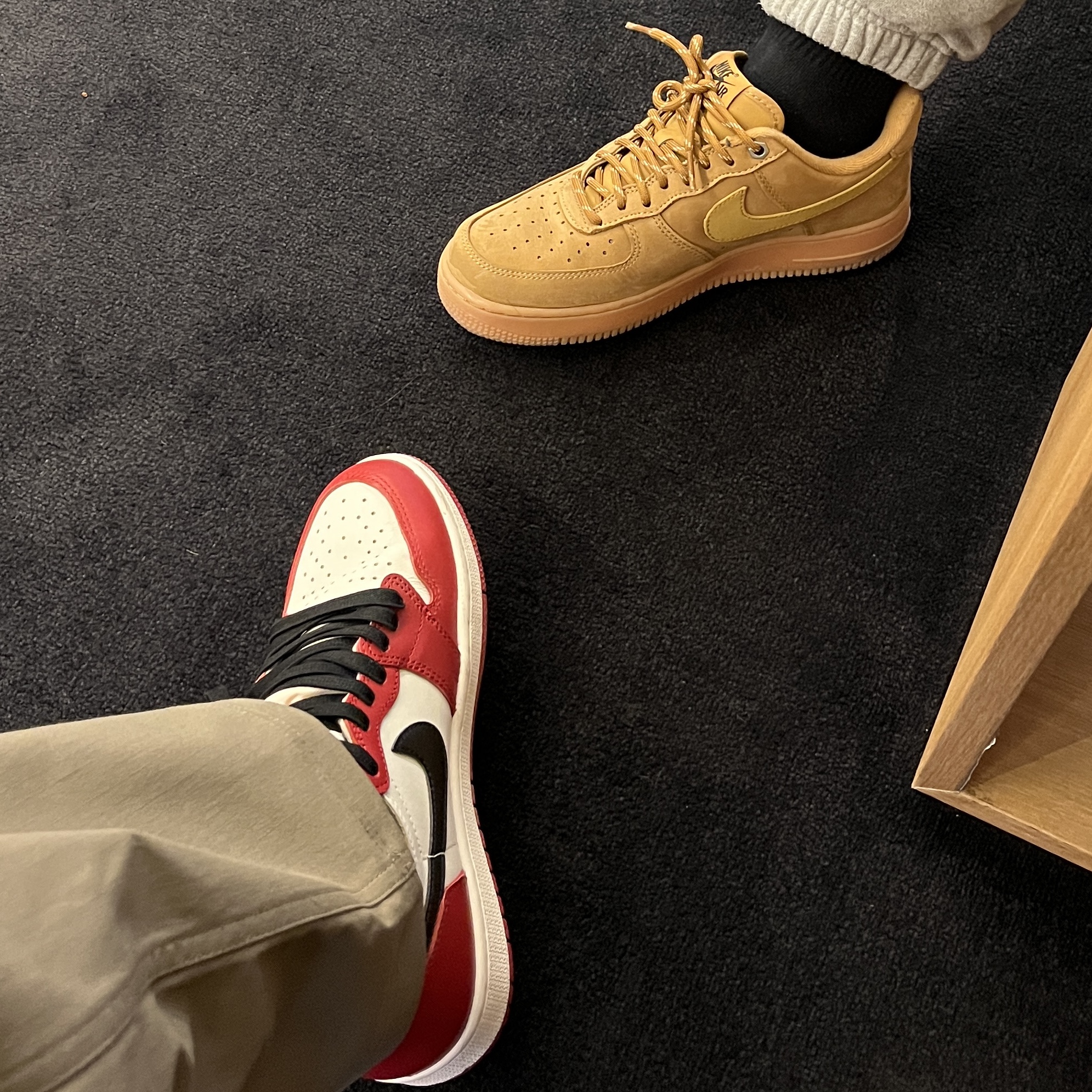Nike Air Force 1 '07 WB Flax, Jordan 1 Retro High OG Chicago 2022 착용 스타일